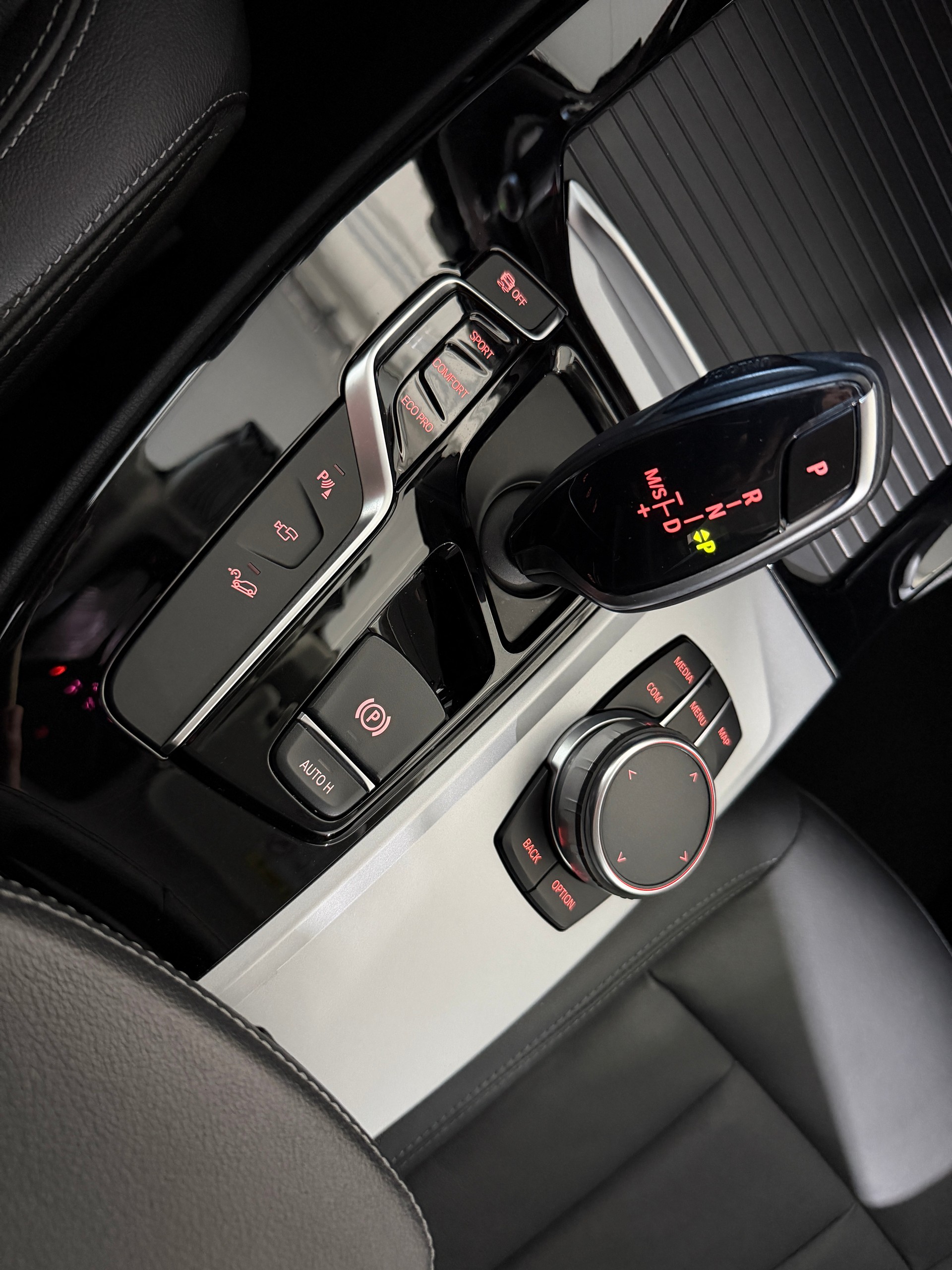 BMW X3 xDrive 30d Steptronic (CH)-image-14