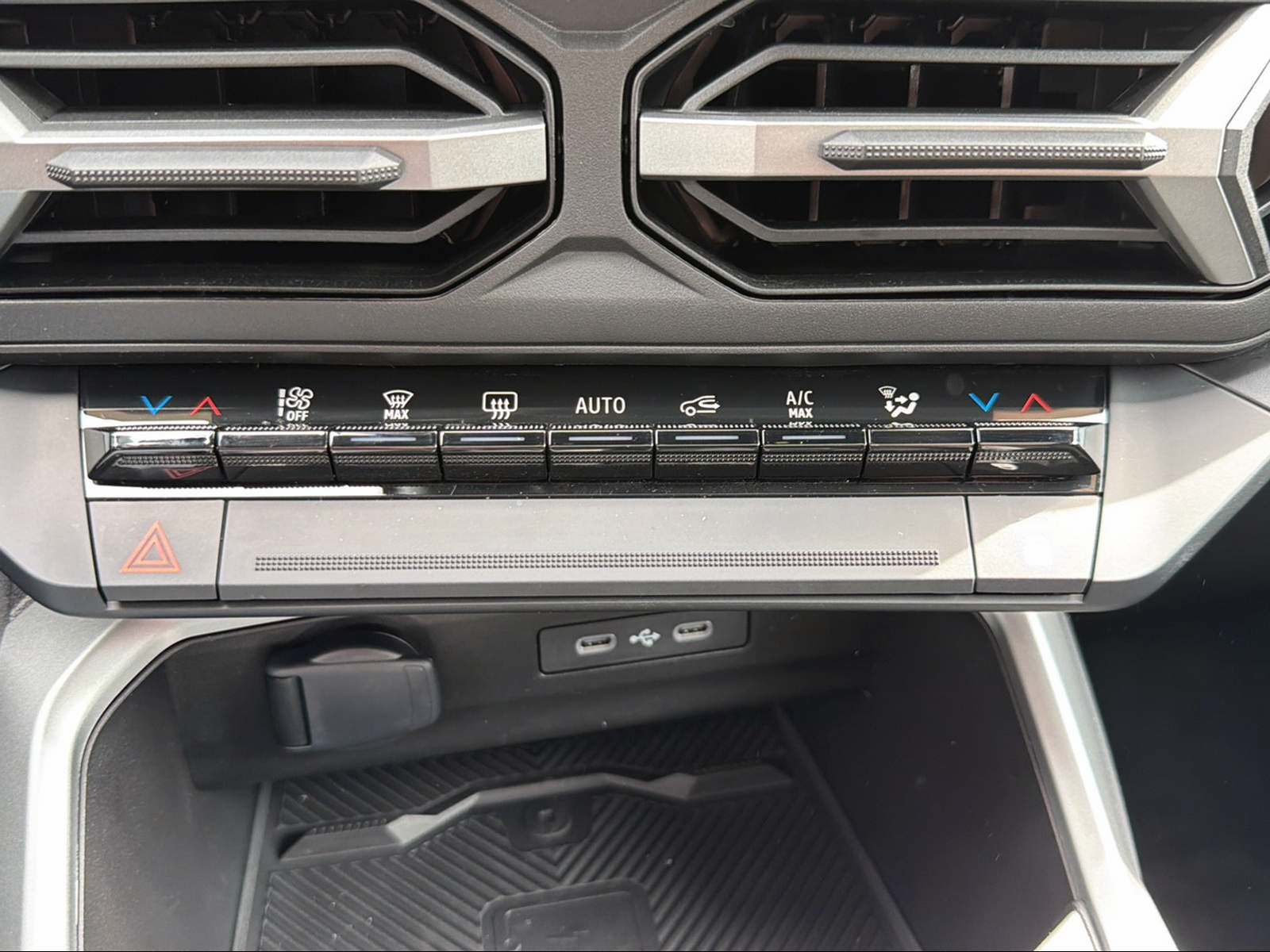 DACIA Bigster 1.8 Hybrid Journey-image-10