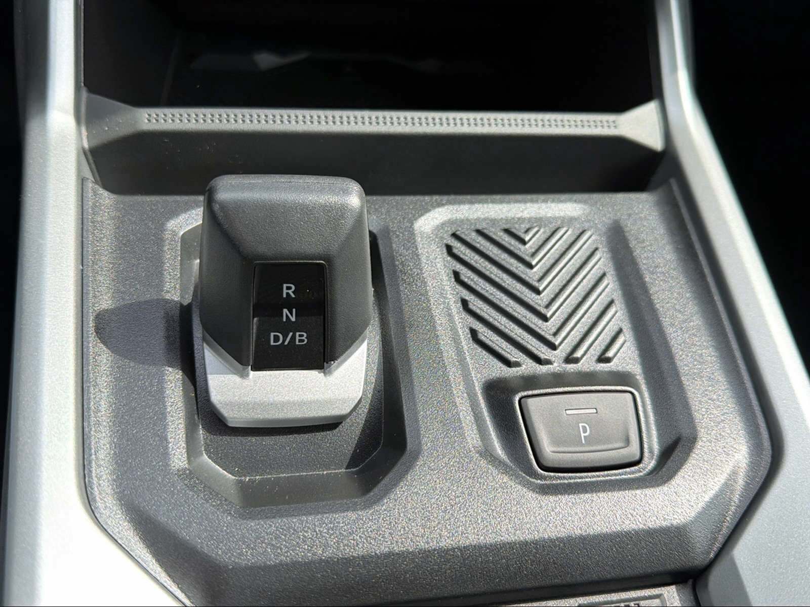 DACIA Bigster 1.8 Hybrid Journey-image-11