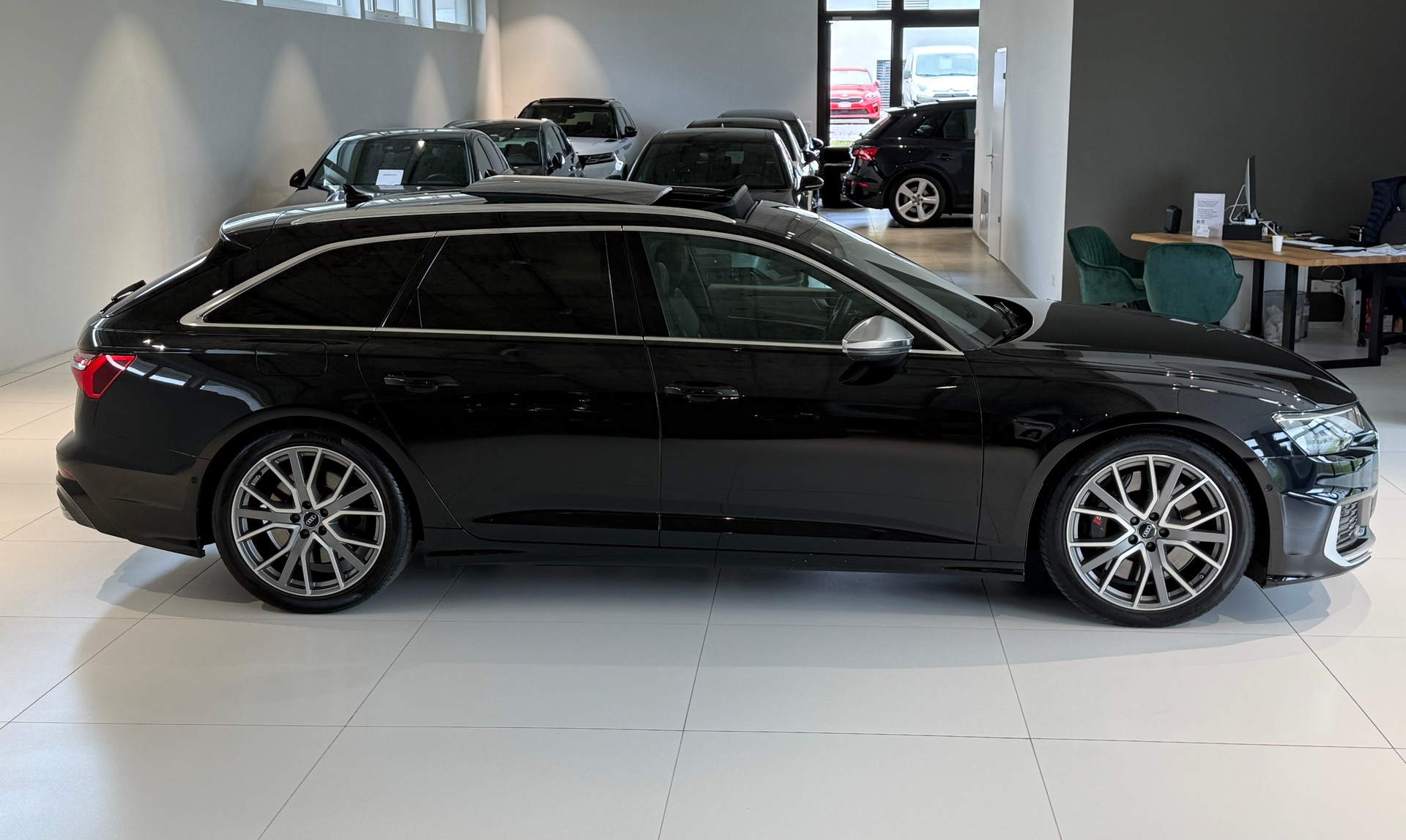 AUDI S6 Avant 3.0 TDI quattro tiptronic ***Panoramadach***Distanzregler***Anhängerkupplung***Apple/Android carplay***-image-39