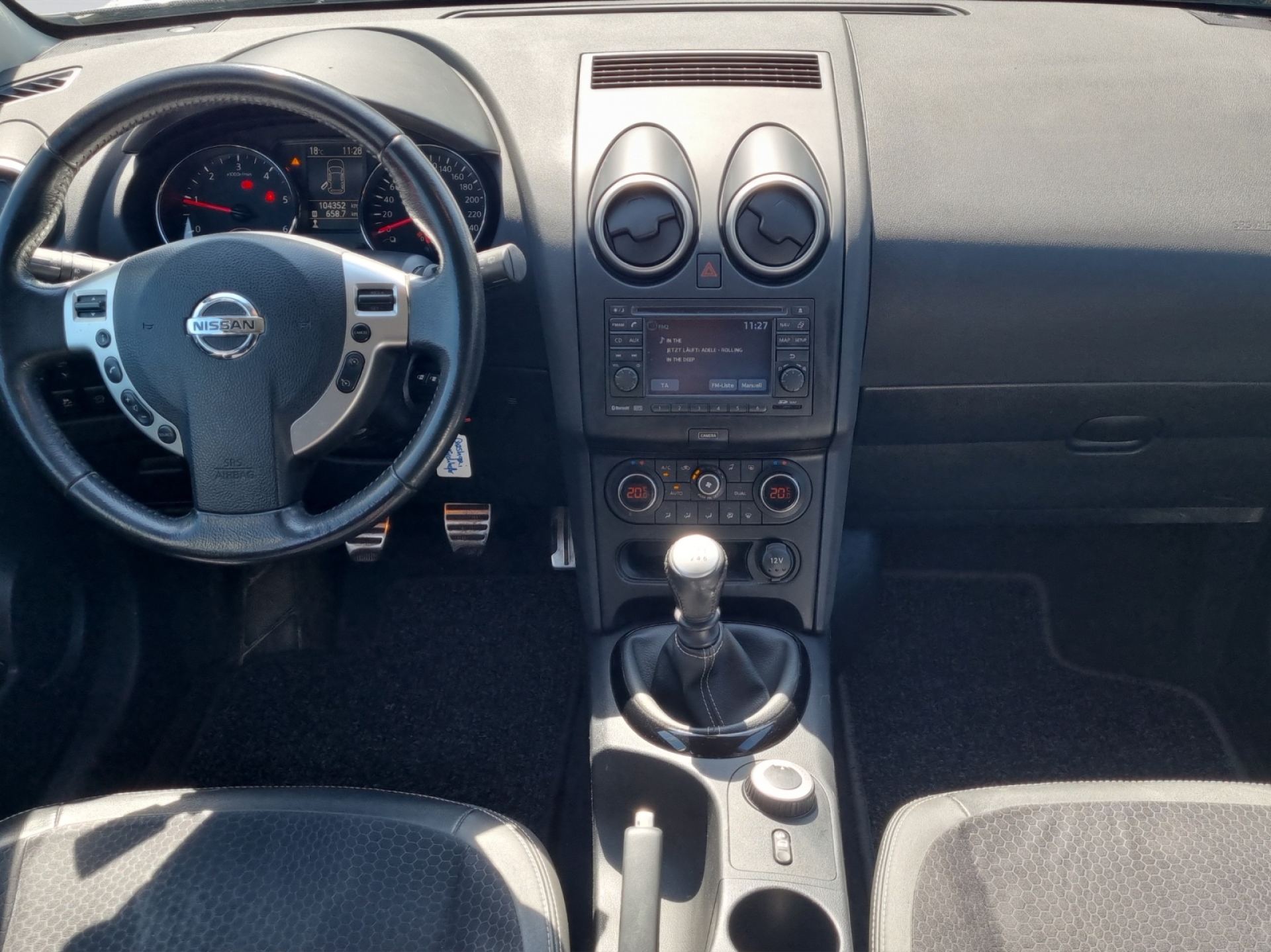 NISSAN Qashqai 1.6 16V dCi Tekna 4x4-image-10