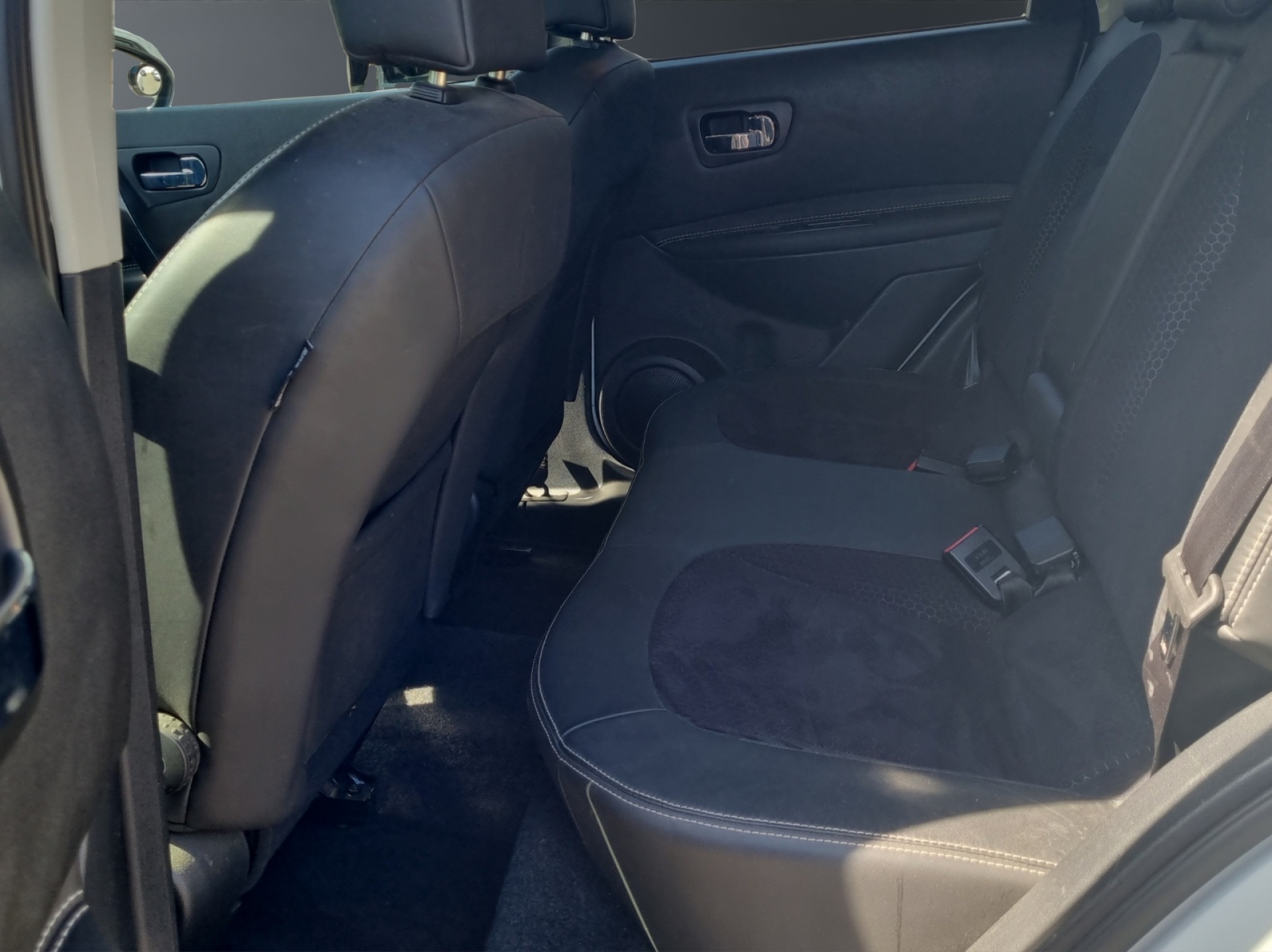 NISSAN Qashqai 1.6 16V dCi Tekna 4x4-image-9