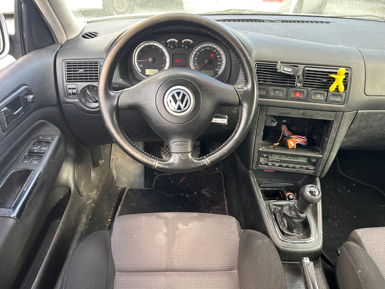 VW Golf 1.6 16V-image-13