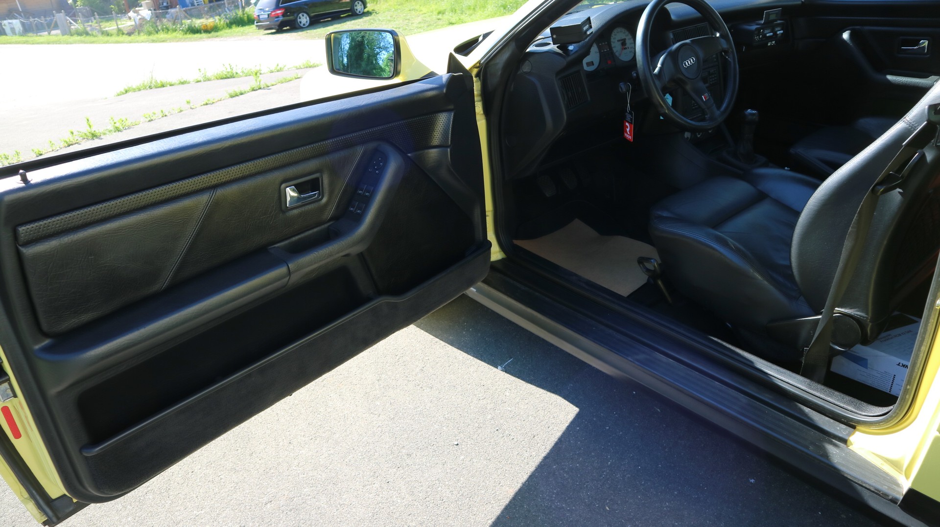 AUDI Coupé S2 quattro Turbo-image-11