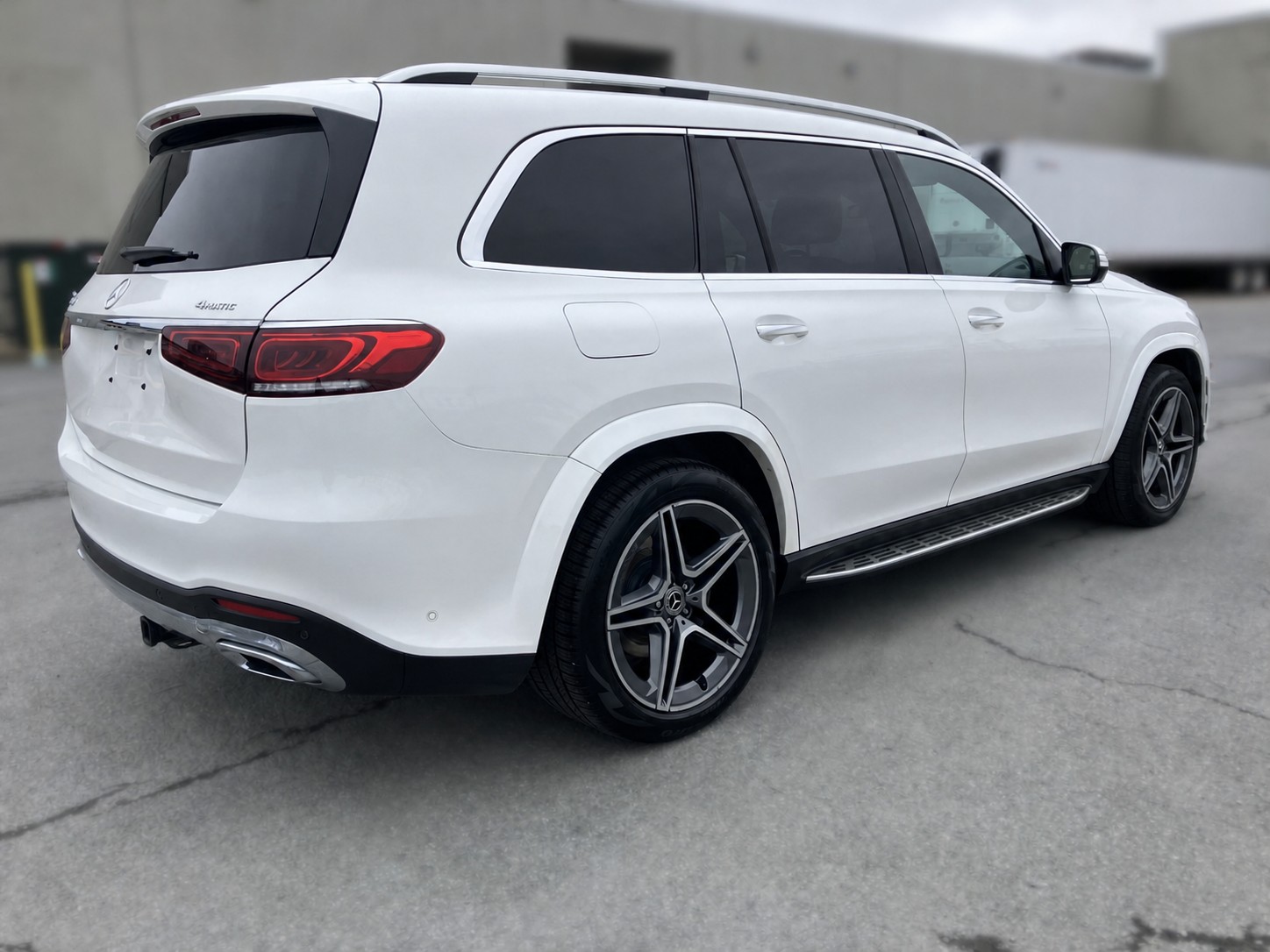 MERCEDES-BENZ GLS 450 AMG Line 4matic-image-3