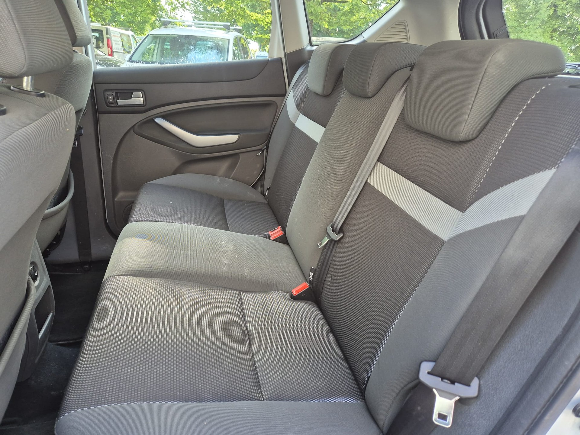 FORD Kuga 2.0 TDCi Carving 4WD PowerShift-image-11