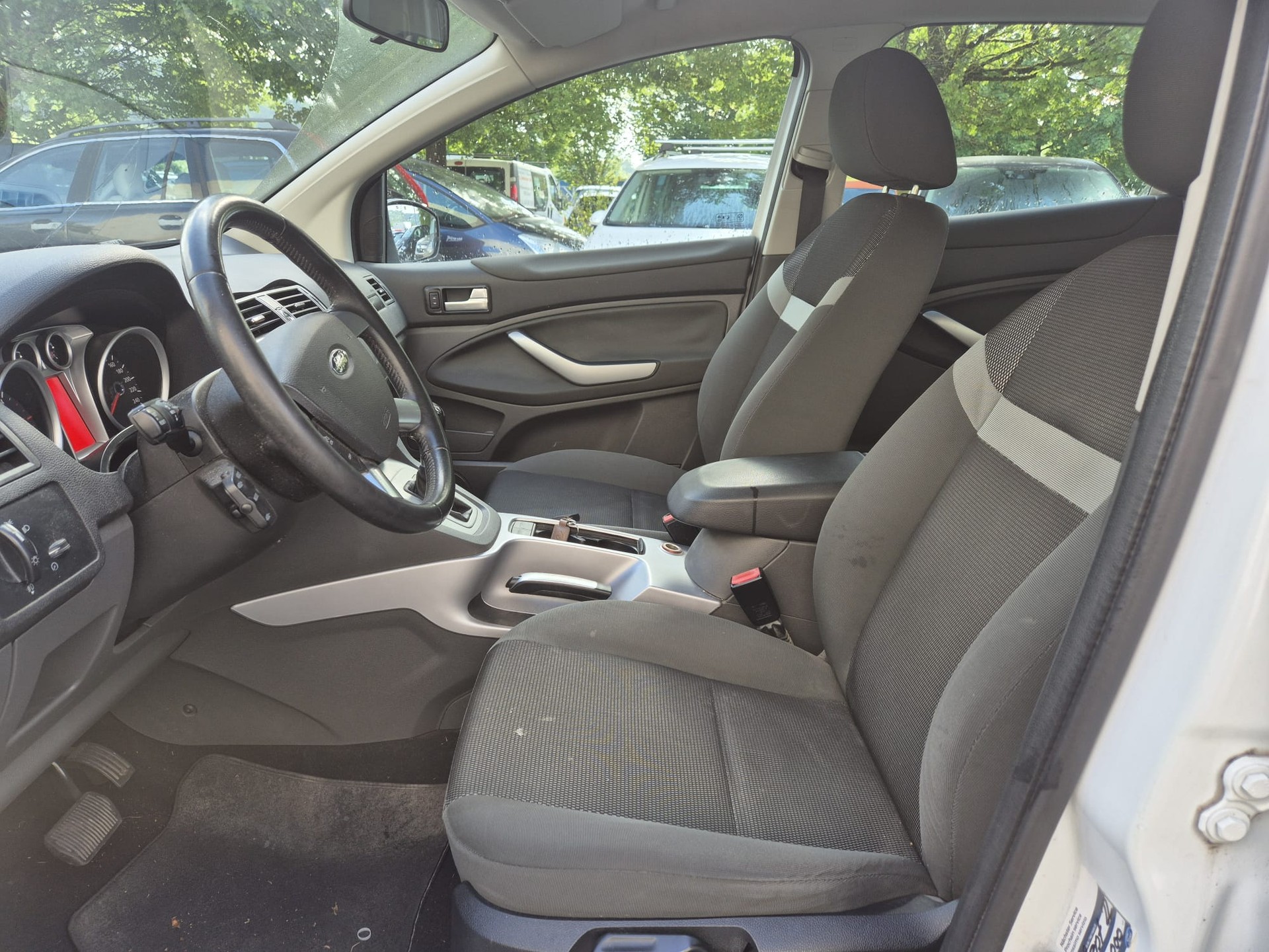 FORD Kuga 2.0 TDCi Carving 4WD PowerShift-image-10
