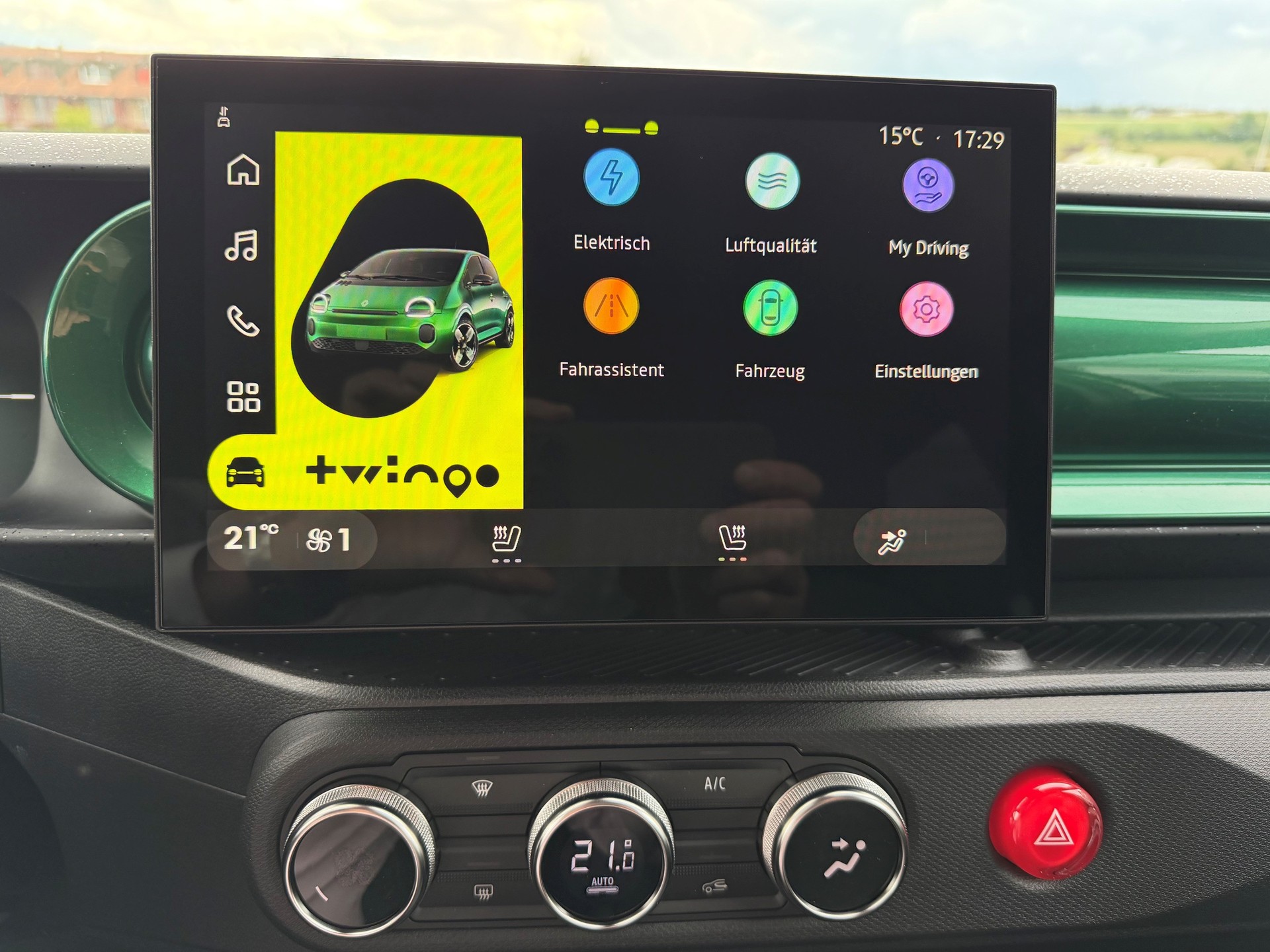 RENAULT Twingo E-Tech 27kWh Techno-image-8