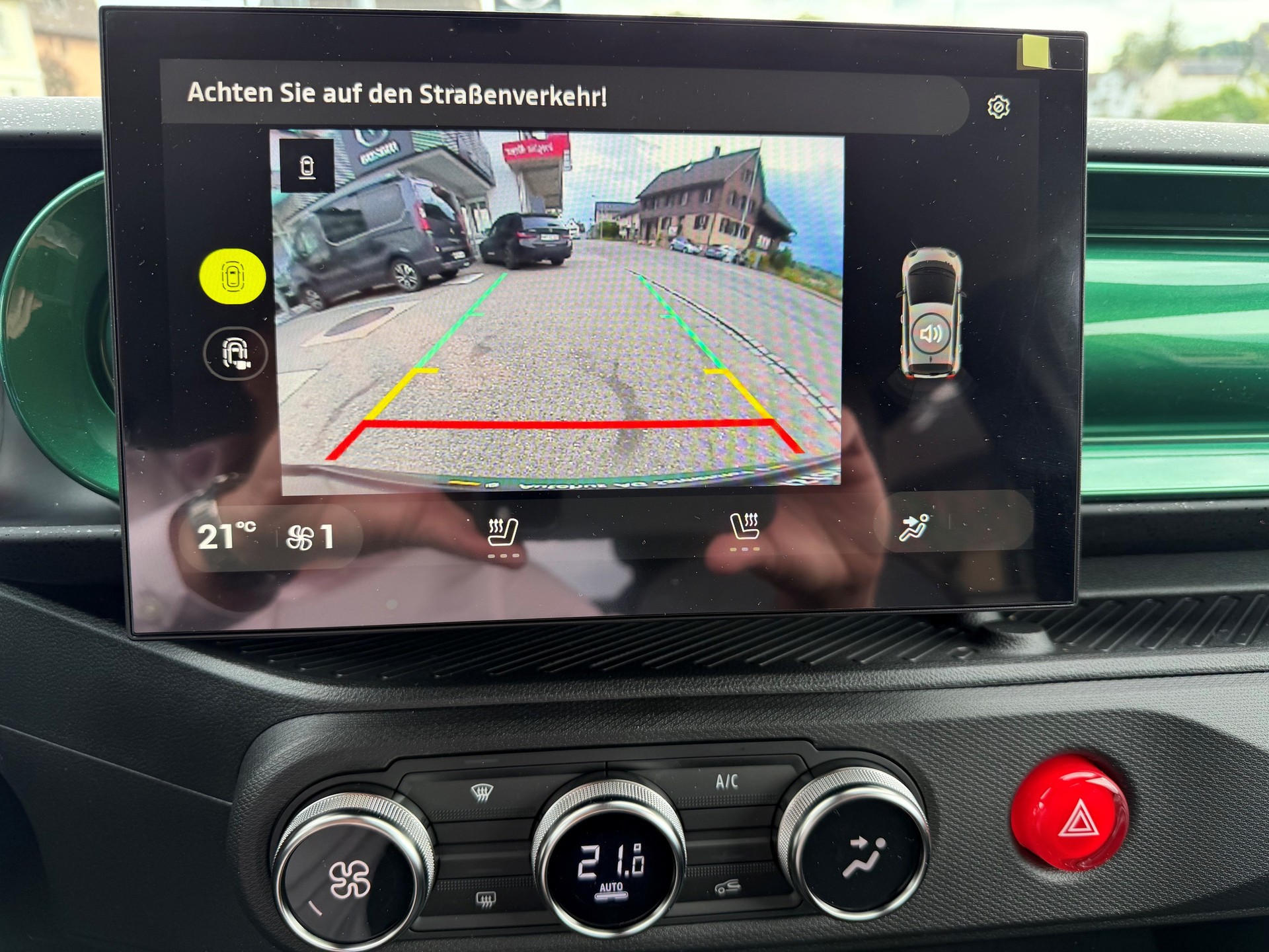 RENAULT Twingo E-Tech 27kWh Techno-image-9
