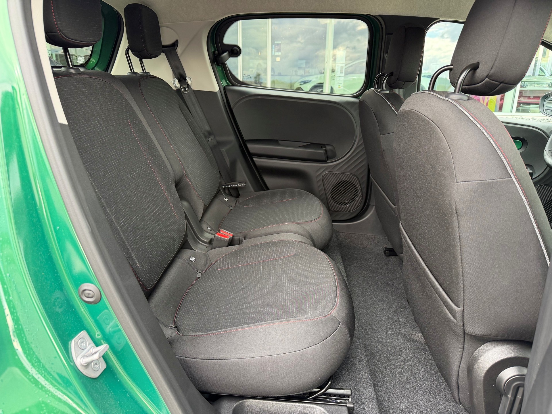 RENAULT Twingo E-Tech 27kWh Techno-image-13