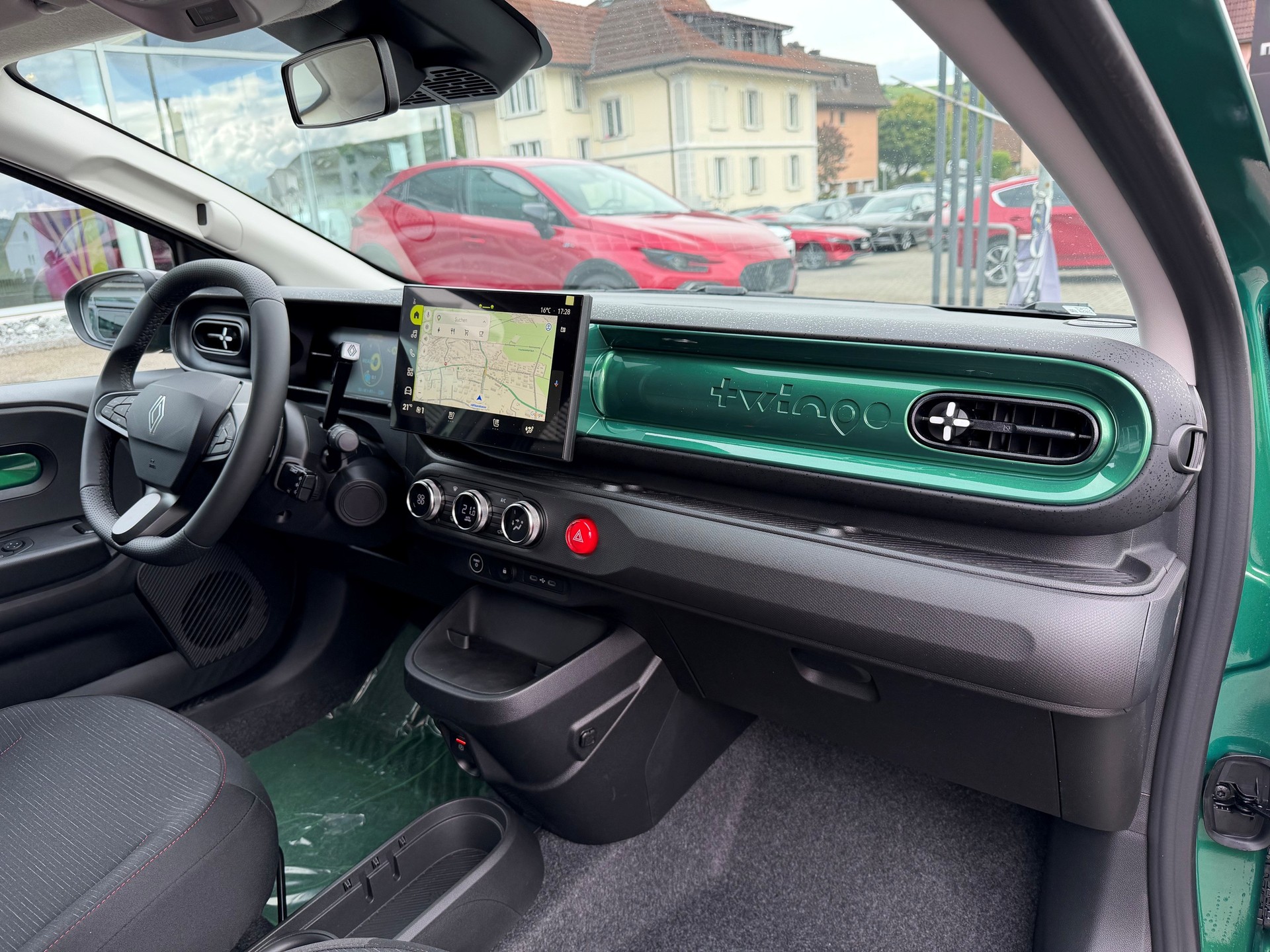 RENAULT Twingo E-Tech 27kWh Techno-image-5