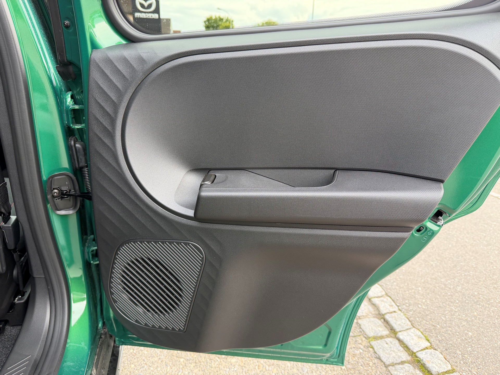 RENAULT Twingo E-Tech 27kWh Techno-image-14