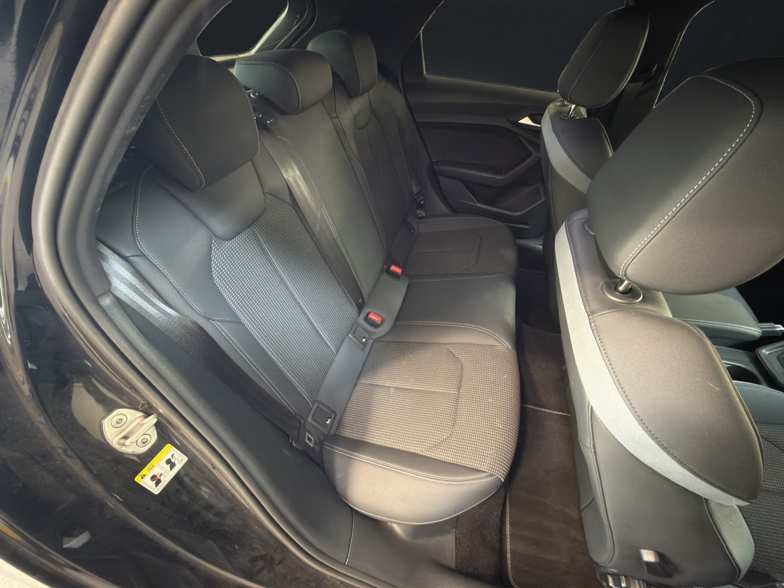 AUDI A1 Sportback 30 TFSI Attraction S-tronic-image-13