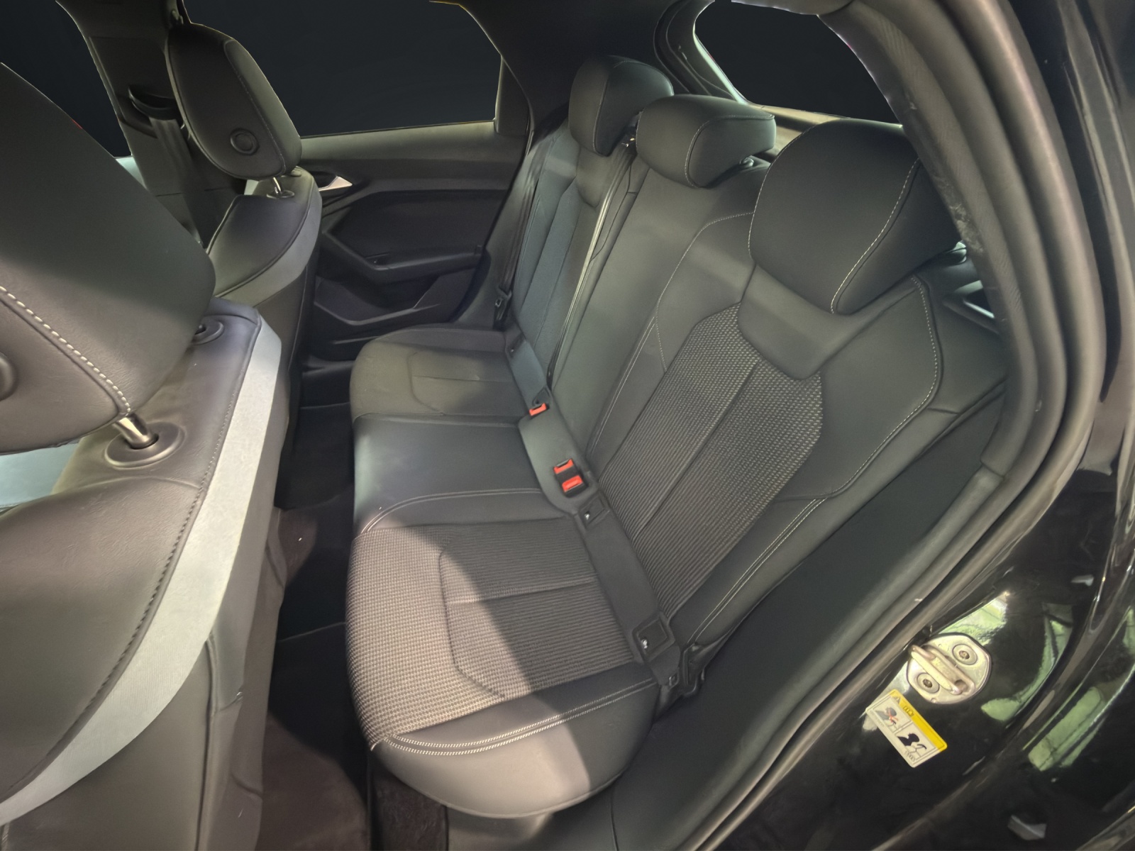AUDI A1 Sportback 30 TFSI Attraction S-tronic-image-14