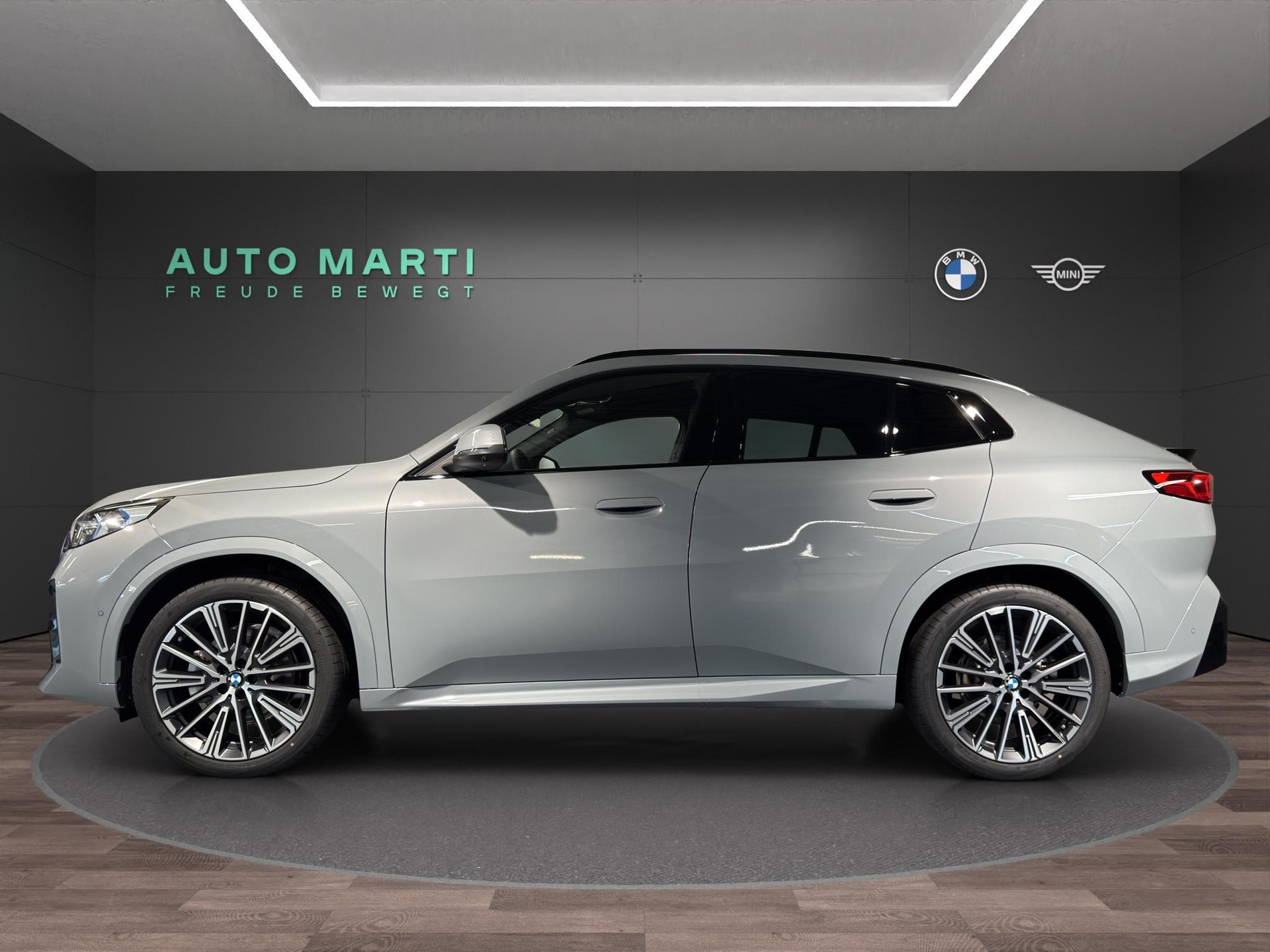 BMW X2 20i sDrive M Sport-showroom-element-1