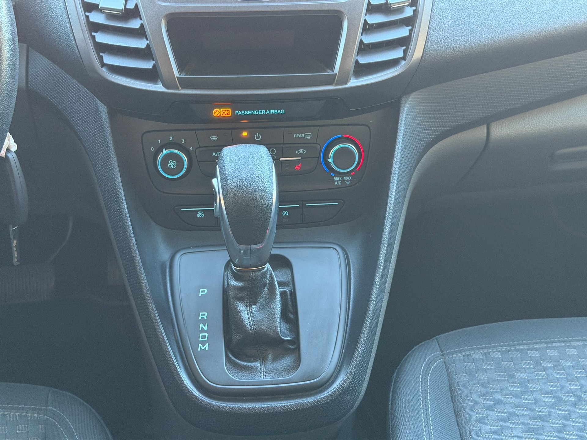 FORD Transit Connect Com T240 1.5 EcoBlue Trend Automat-image-10