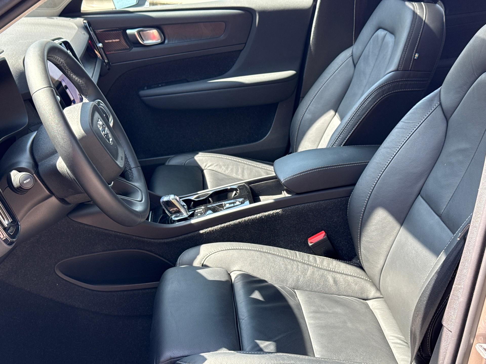 VOLVO XC40 T4 PHEV Ultimate Bright DCT-image-13