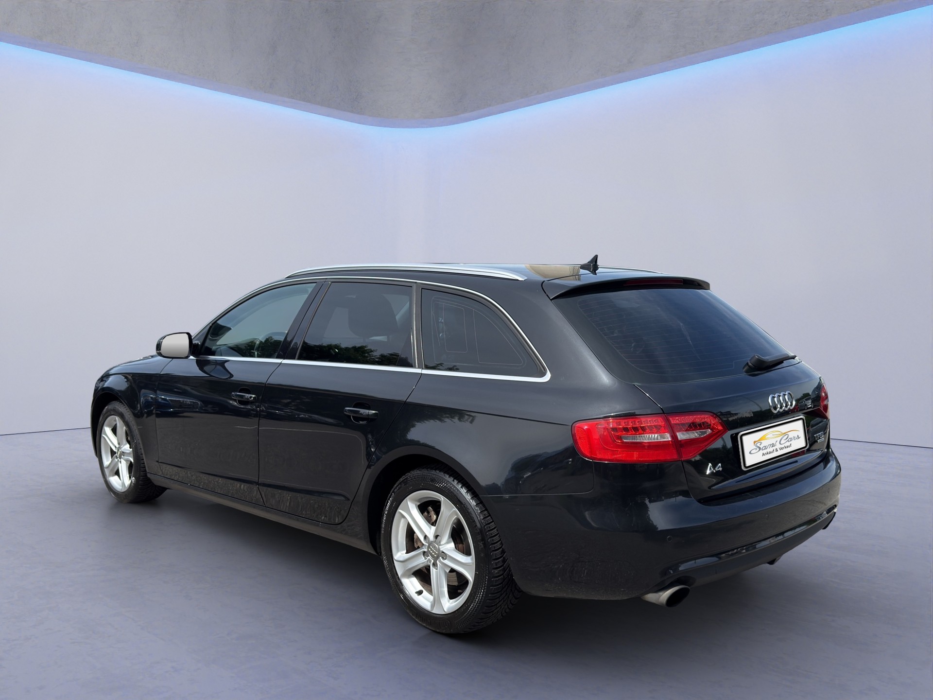AUDI A4 Avant 2.0 TFSI quattro s-tronic-showroom-element-2