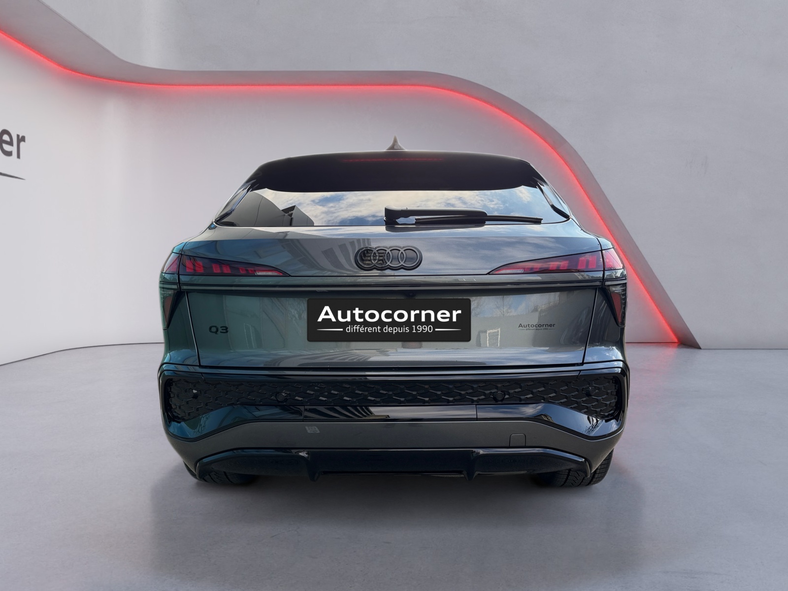 AUDI Q3 Sportback e-hybrid 200 kW S tronig-showroom-element-3
