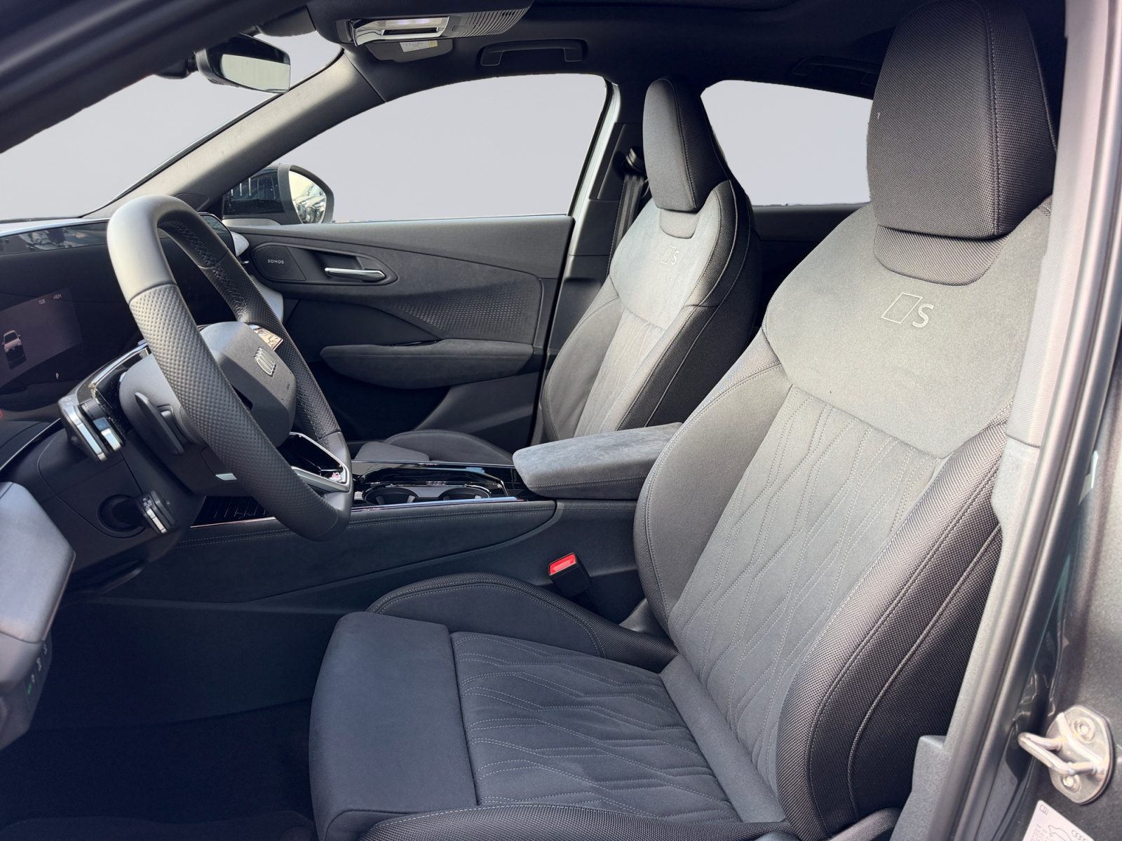 AUDI Q3 Sportback e-hybrid 200 kW S tronig-image-6