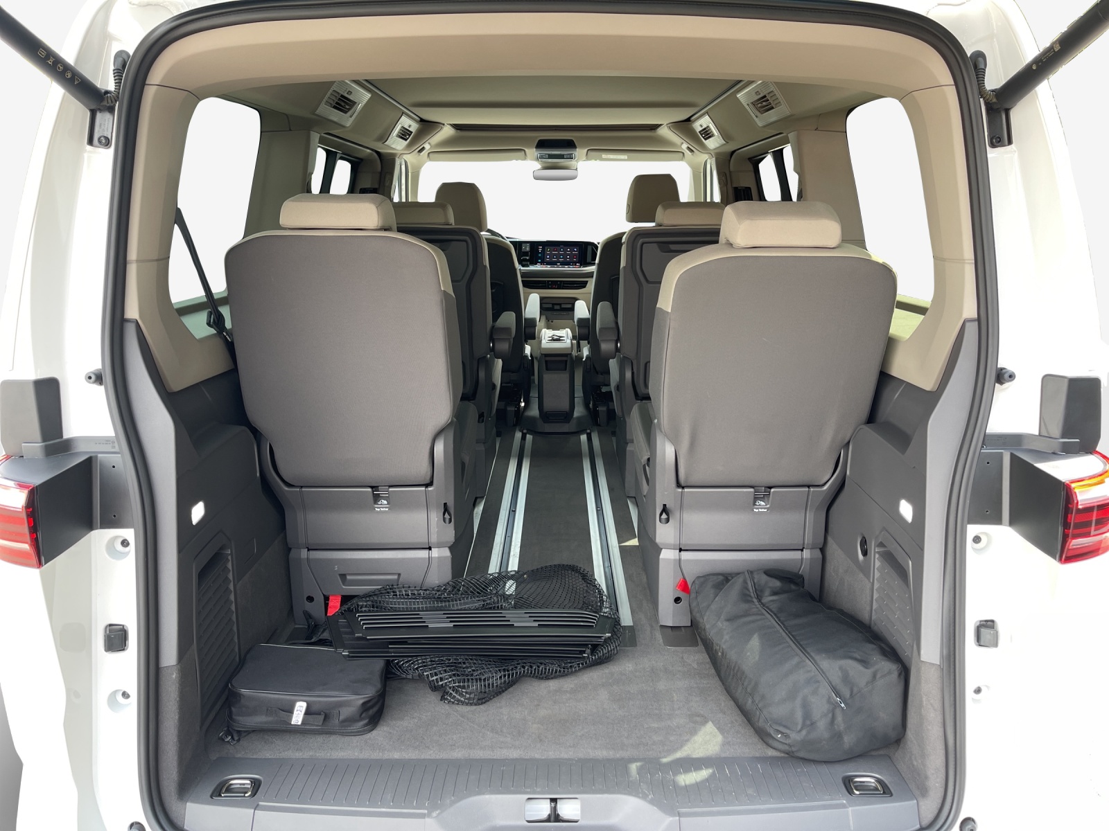 VW California 2.0 TSI Beach Liberty-image-12