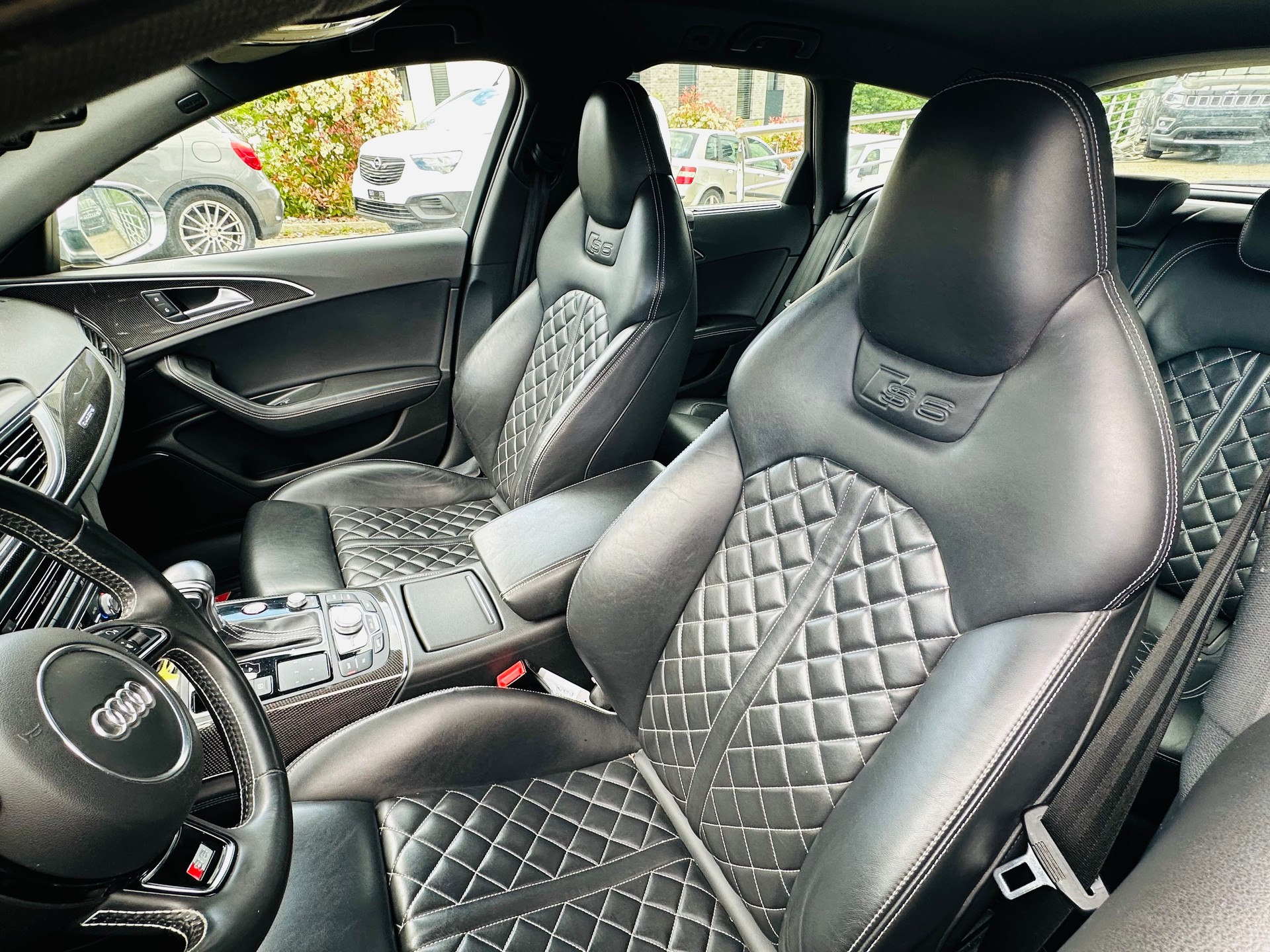 AUDI S6 Avant 4.0 TFSI V8 quattro S-tronic-image-8