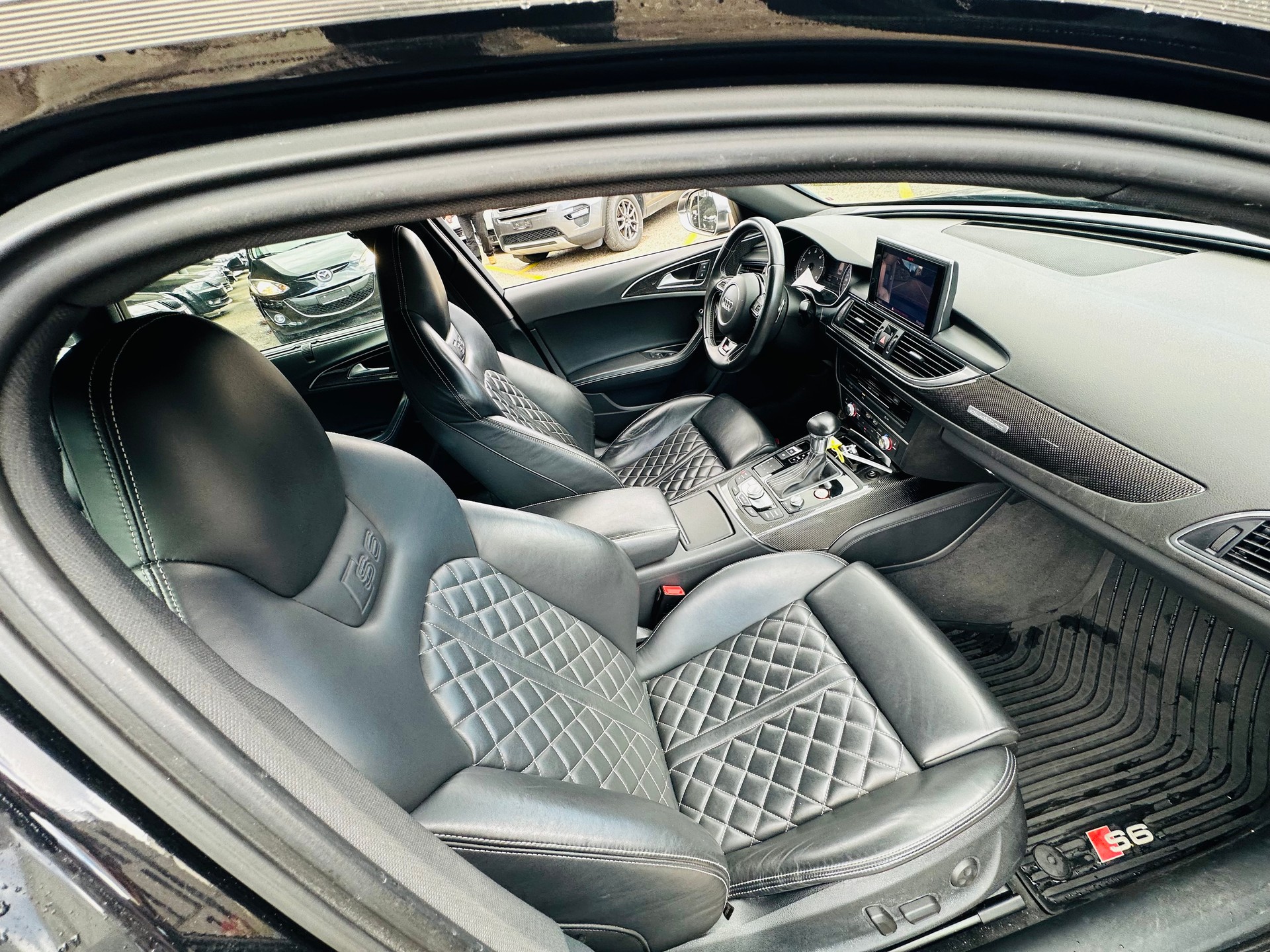 AUDI S6 Avant 4.0 TFSI V8 quattro S-tronic-image-13