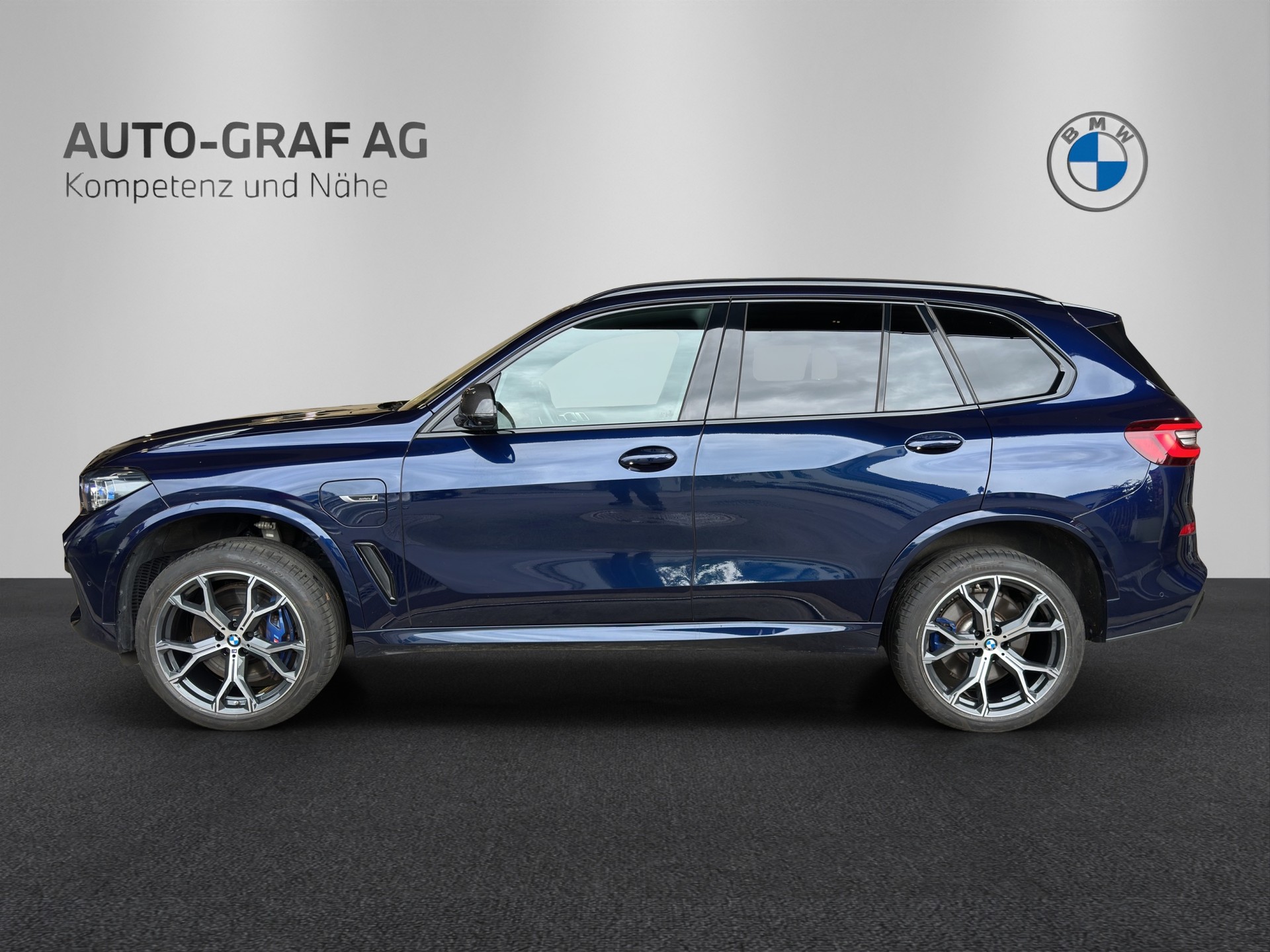 BMW X5 45e xDrive SAG-showroom-element-1