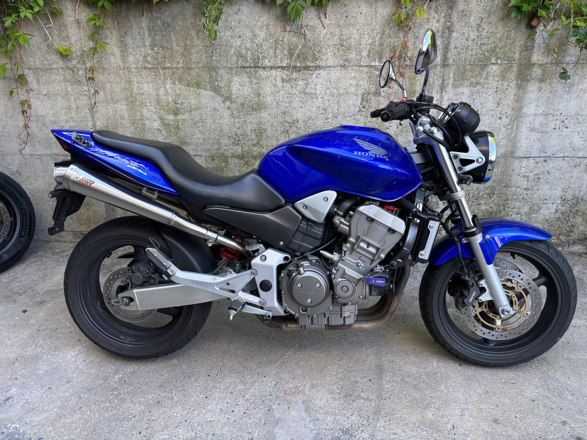 HONDA CB 900 F Hornet-image-0