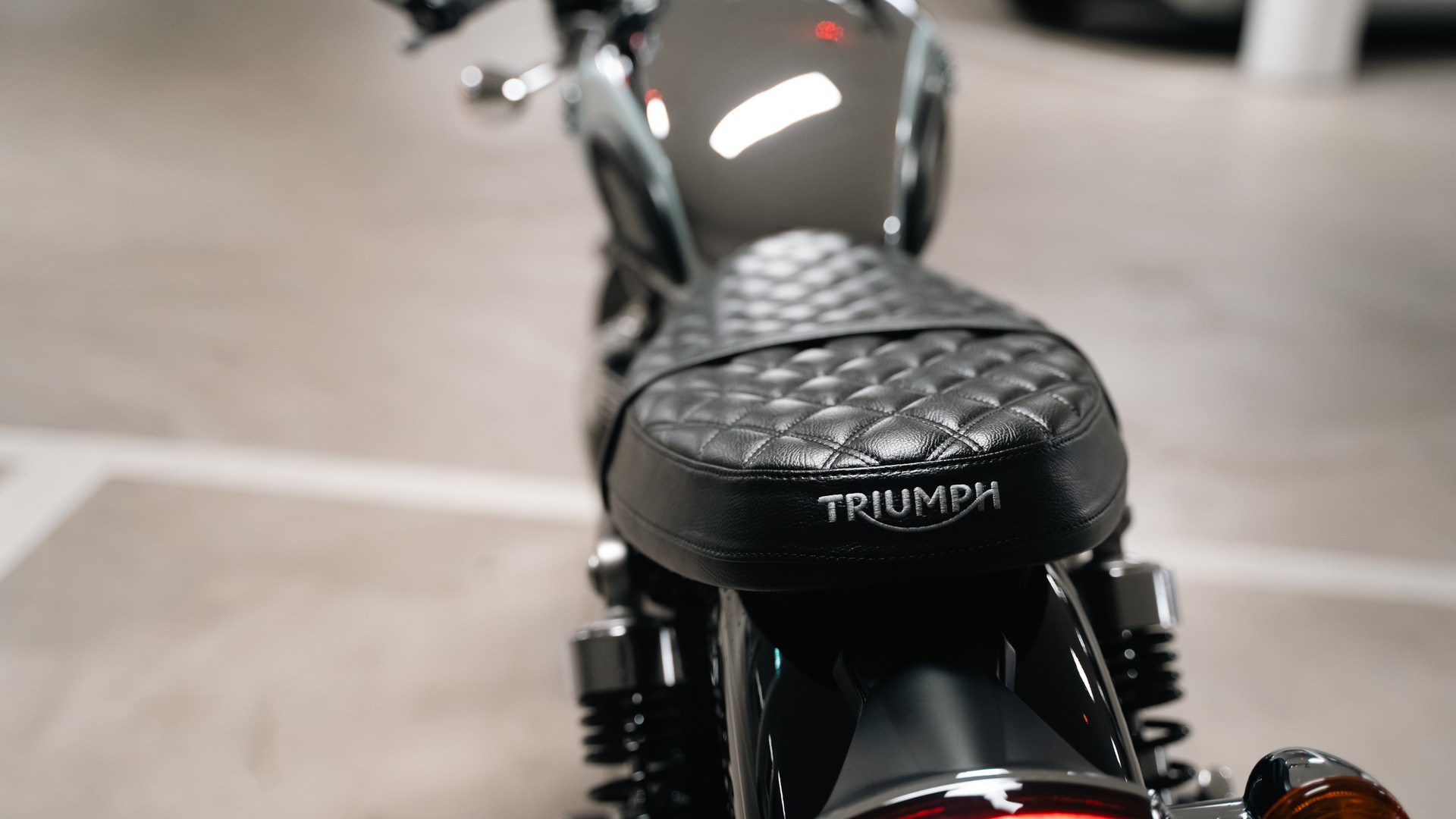 TRIUMPH Bonneville T120 Special Edition-image-3