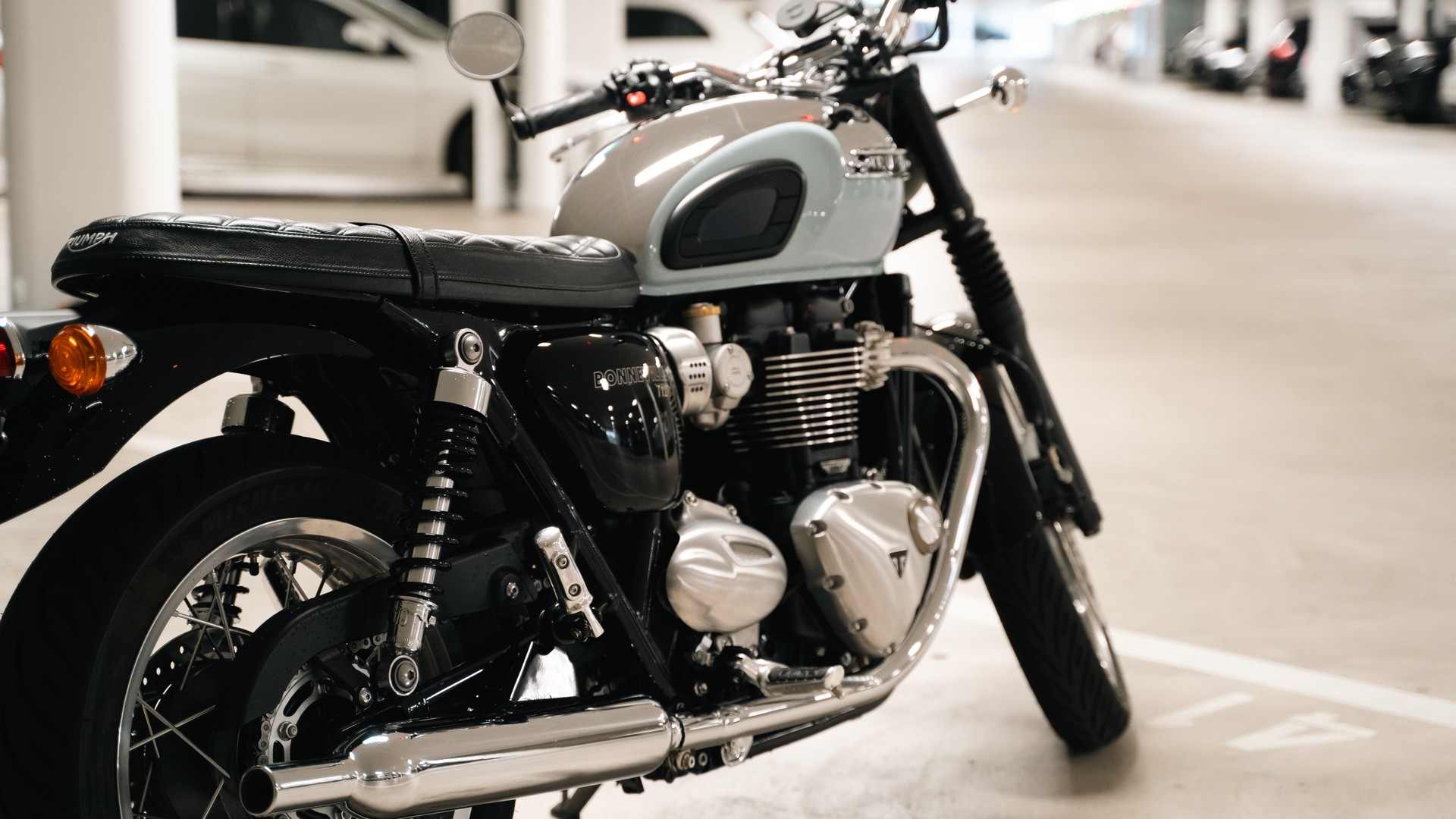 TRIUMPH Bonneville T120 Special Edition-image-2