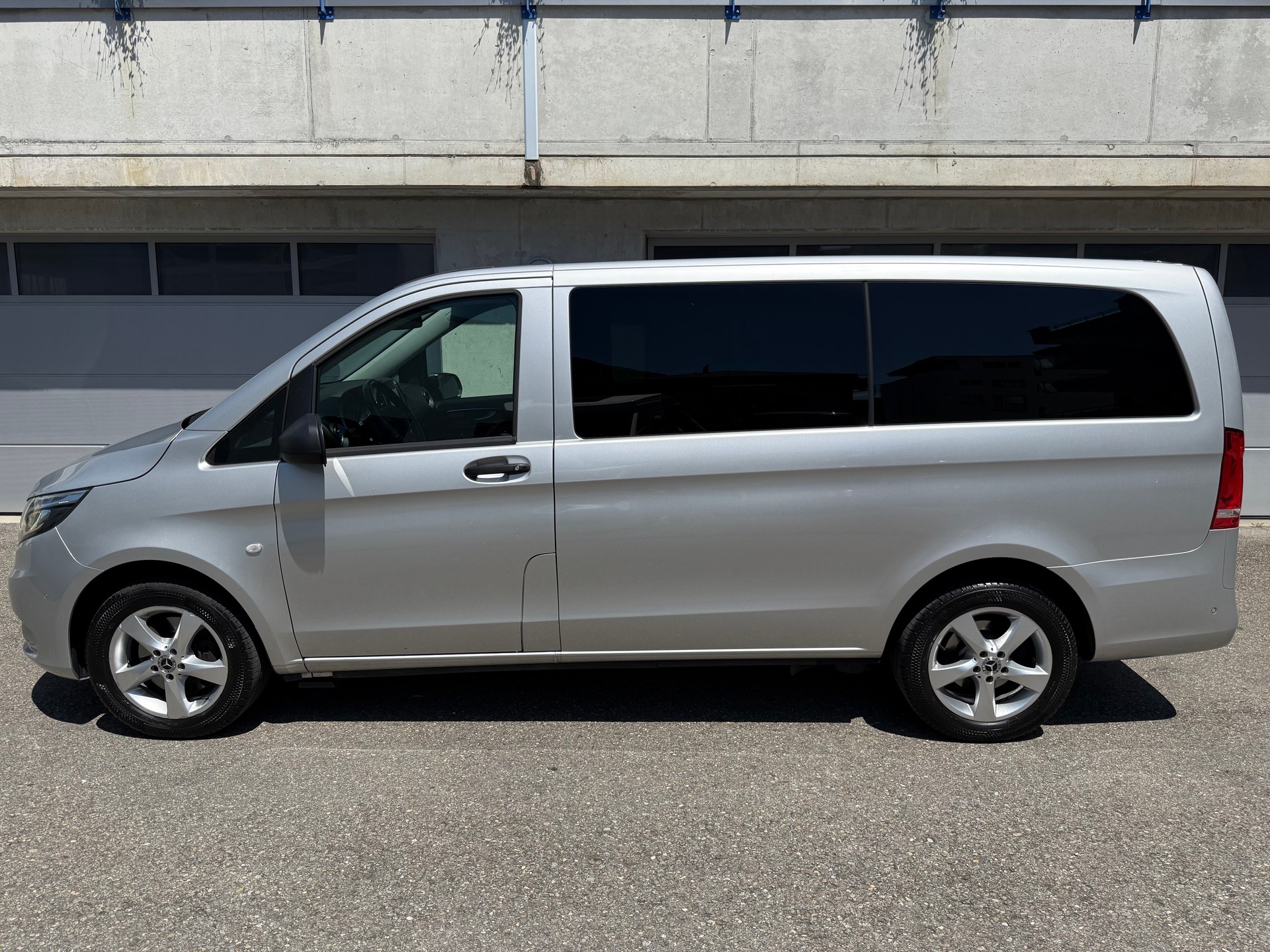 MERCEDES-BENZ Vito 116 CDI Lang Pro Tourer 4Matic 9G-Tronic 5-Plätzer-image-6
