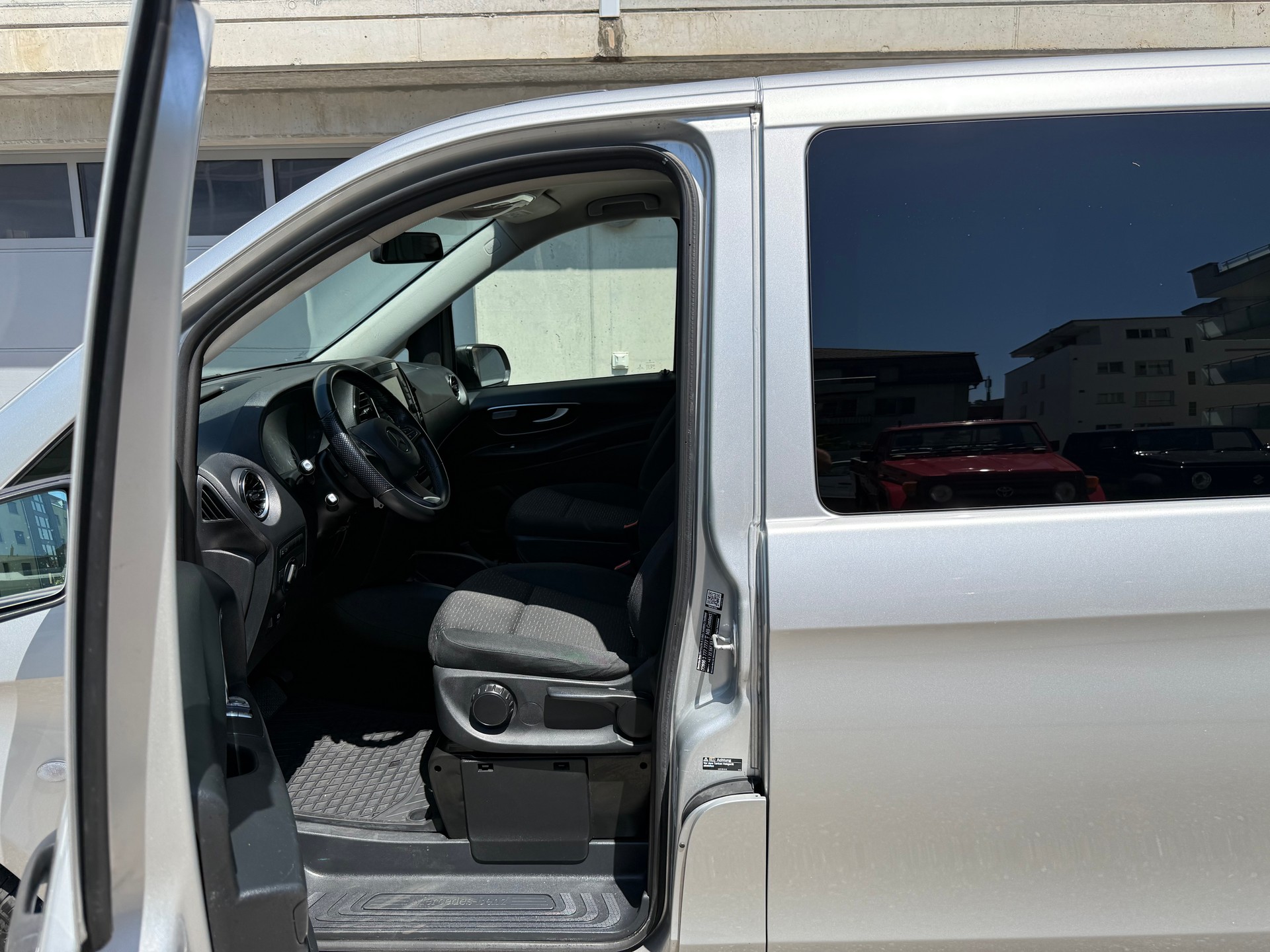 MERCEDES-BENZ Vito 116 CDI Lang Pro Tourer 4Matic 9G-Tronic 5-Plätzer-image-9