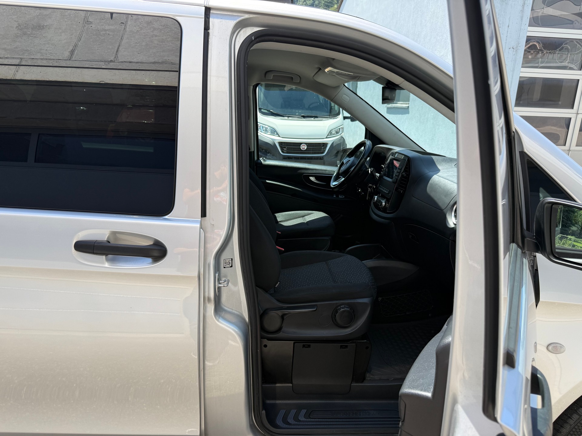 MERCEDES-BENZ Vito 116 CDI Lang Pro Tourer 4Matic 9G-Tronic 5-Plätzer-image-11