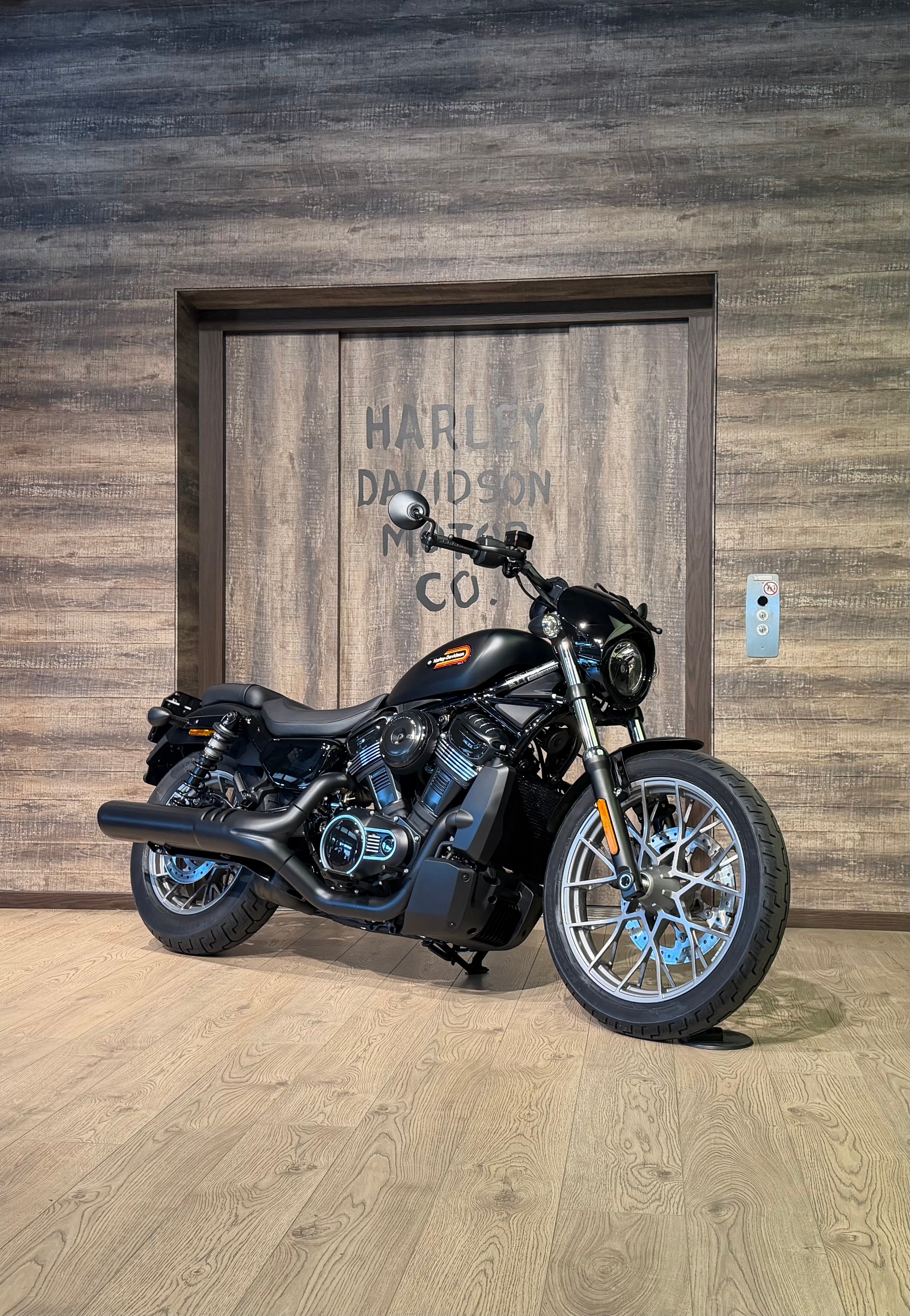 HARLEY-DAVIDSON RH 975S Nightster Special-showroom-element-1