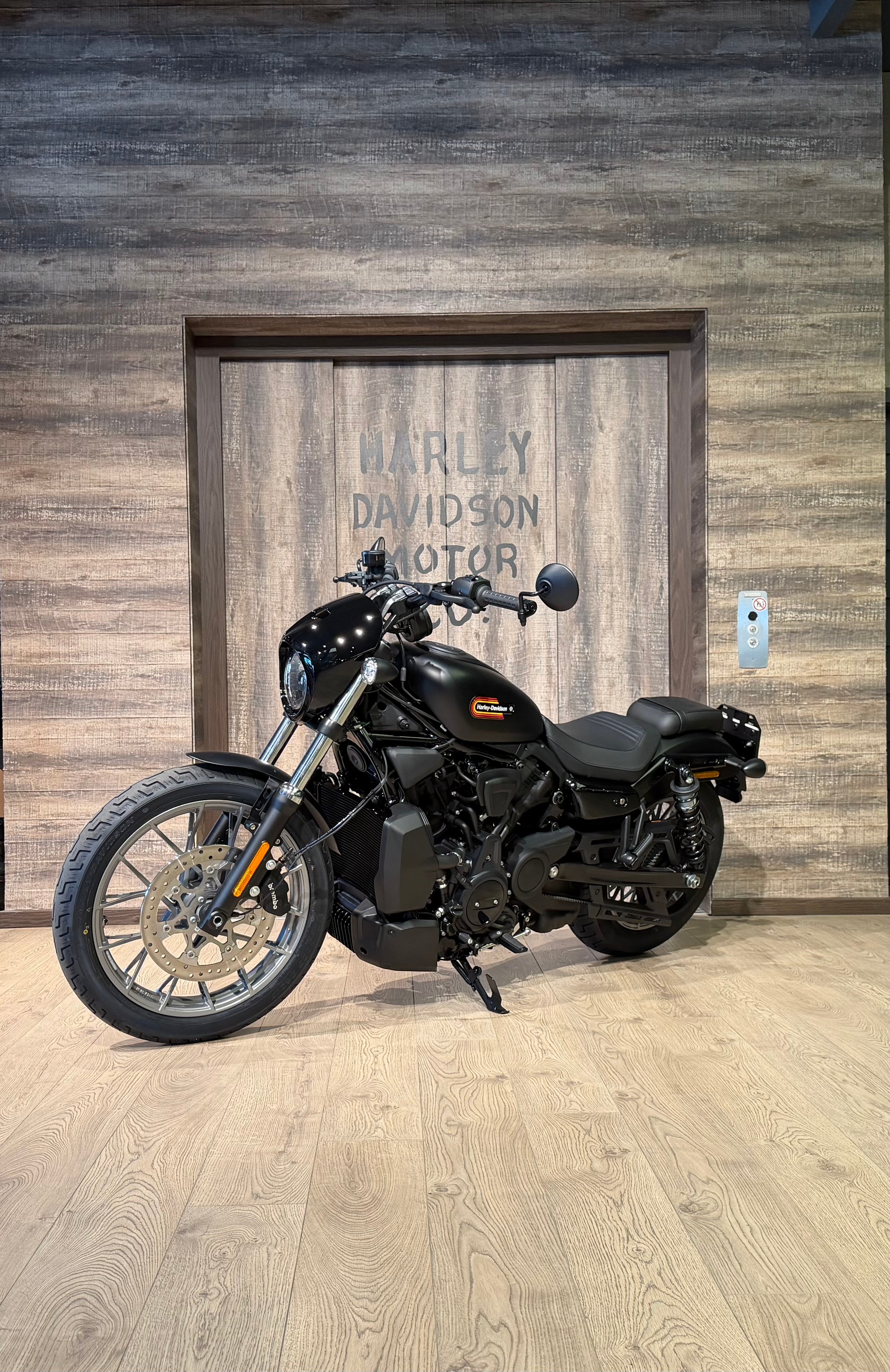 HARLEY-DAVIDSON RH 975S Nightster Special-showroom-element-2