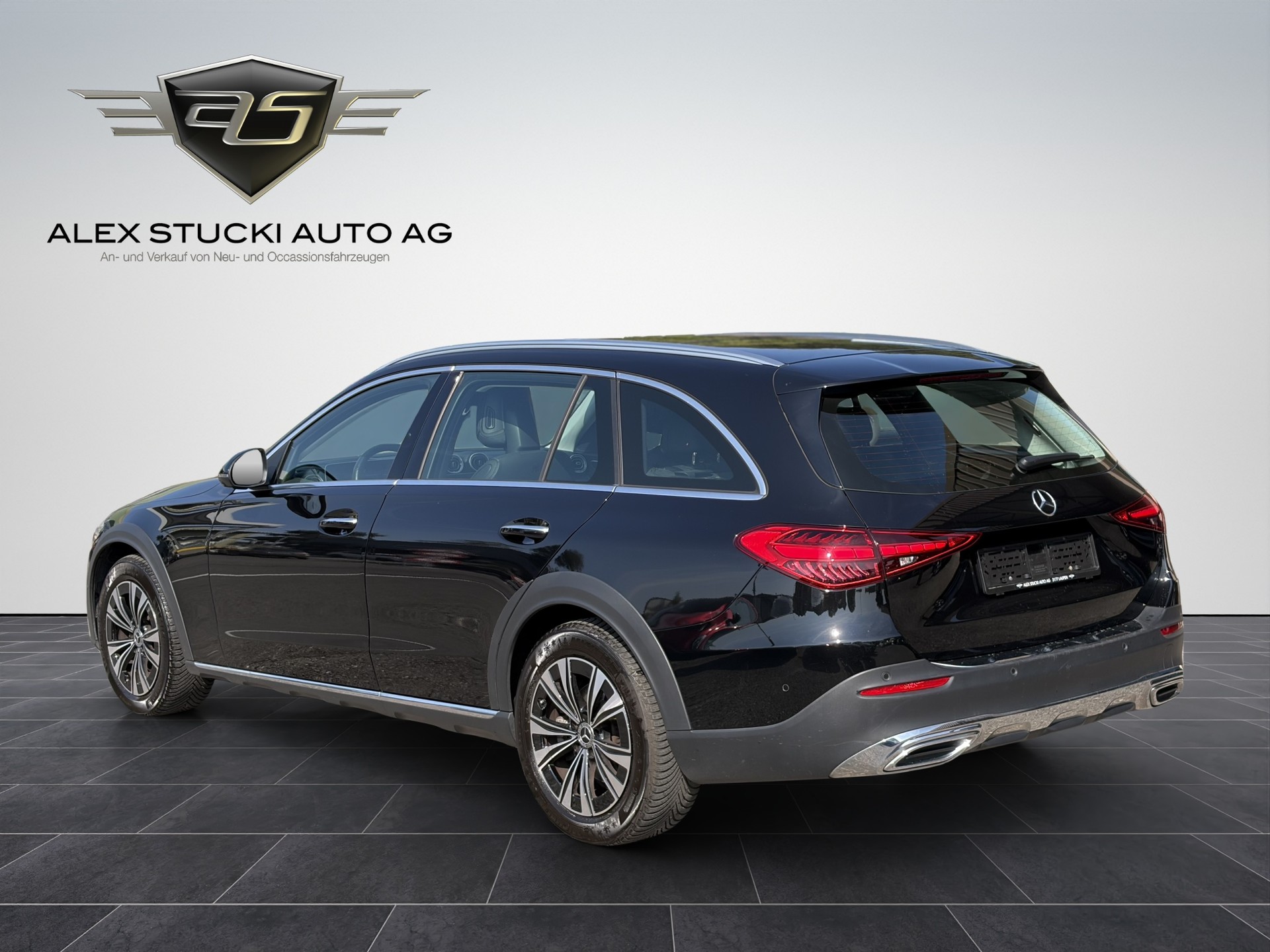 MERCEDES-BENZ C 220 d 4Matic T All-Terrain Avantgarde-image-5