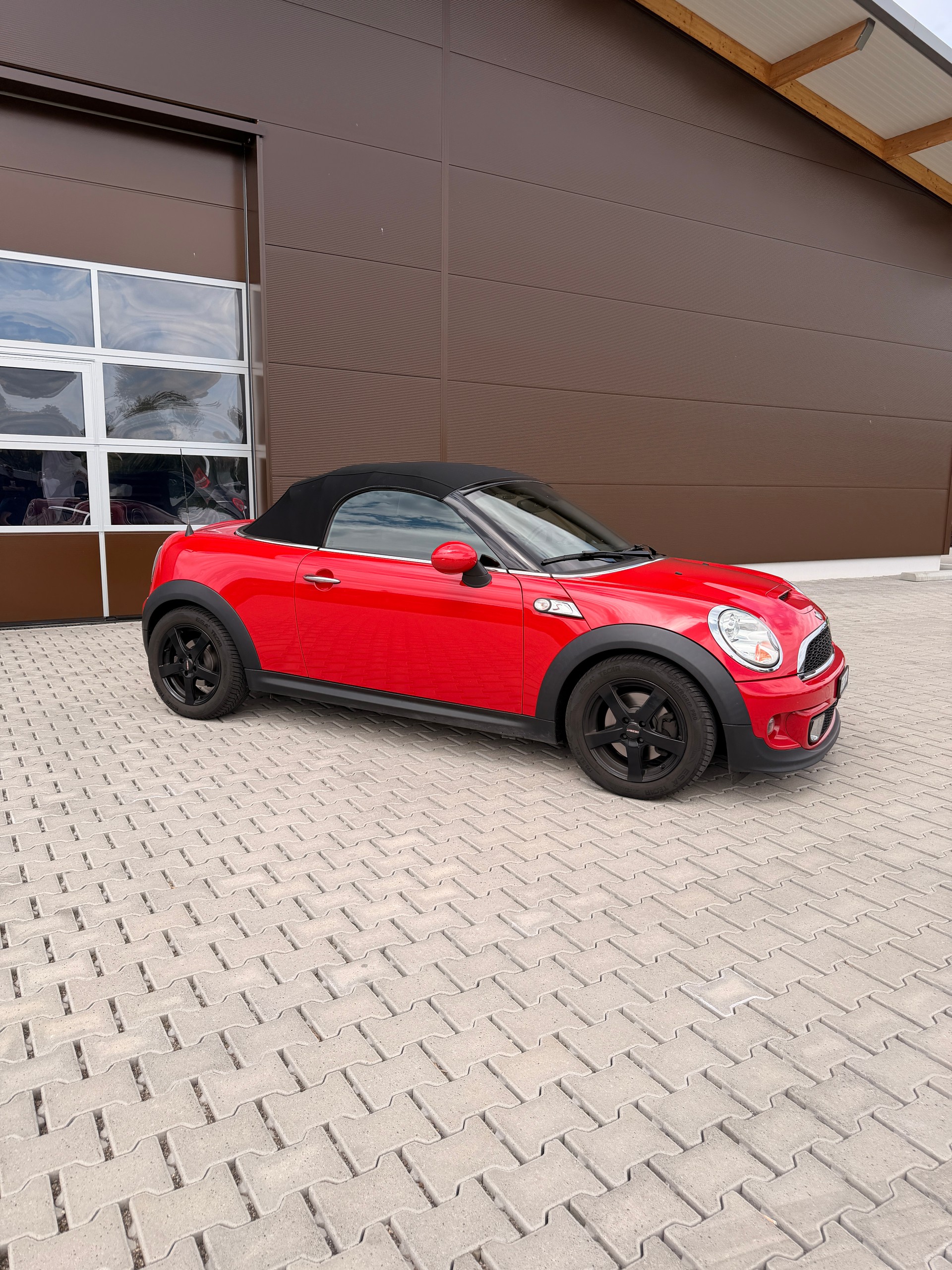 MINI Cooper S Roadster-image-12