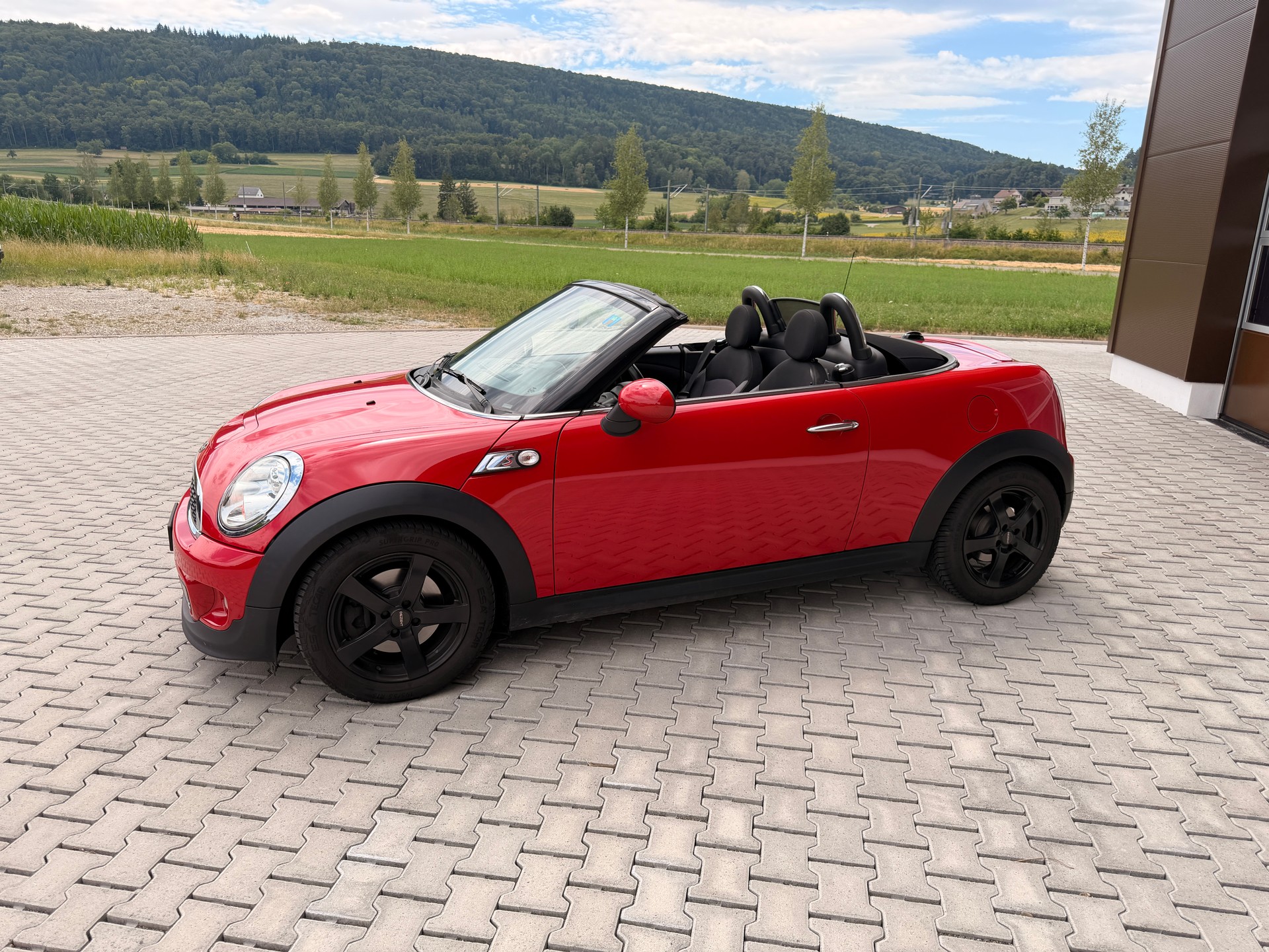 MINI Cooper S Roadster-image-1