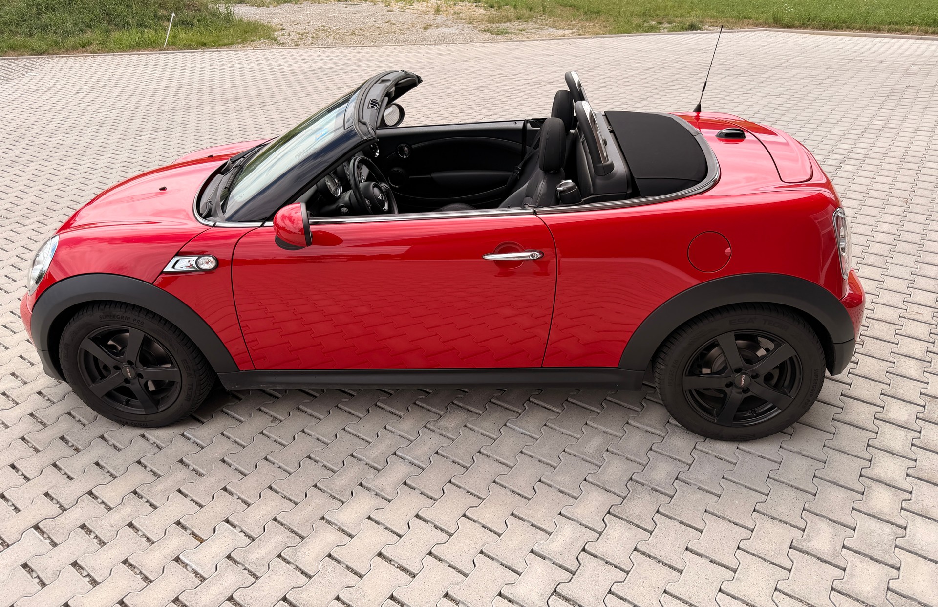 MINI Cooper S Roadster-image-2