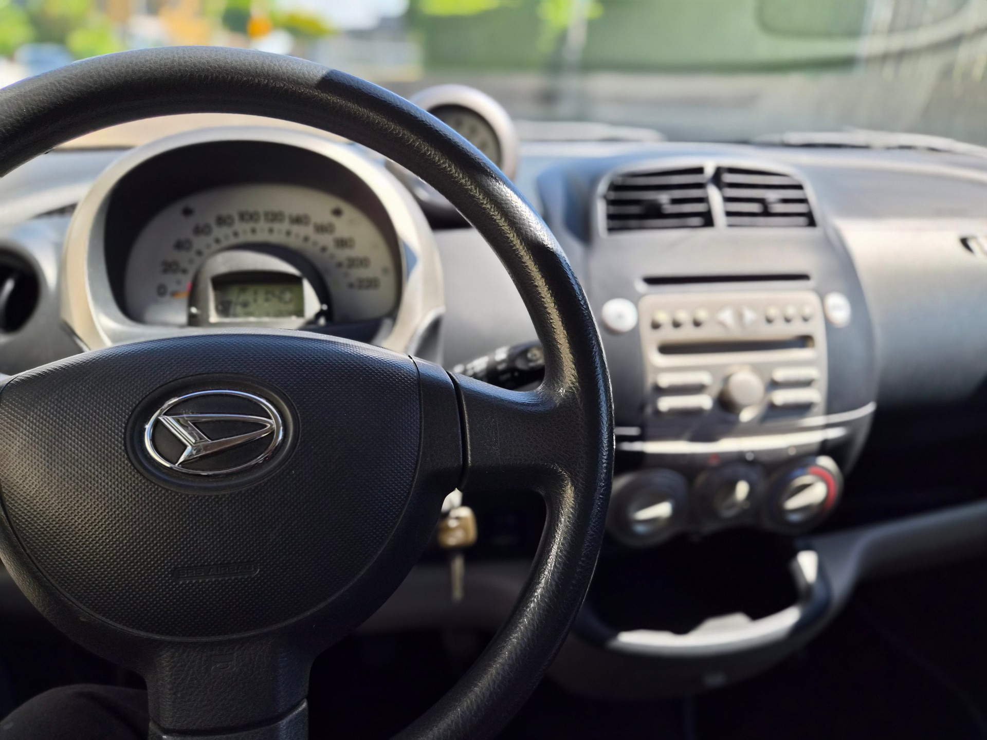 DAIHATSU Sirion 1.3 S eco-4WD-image-4