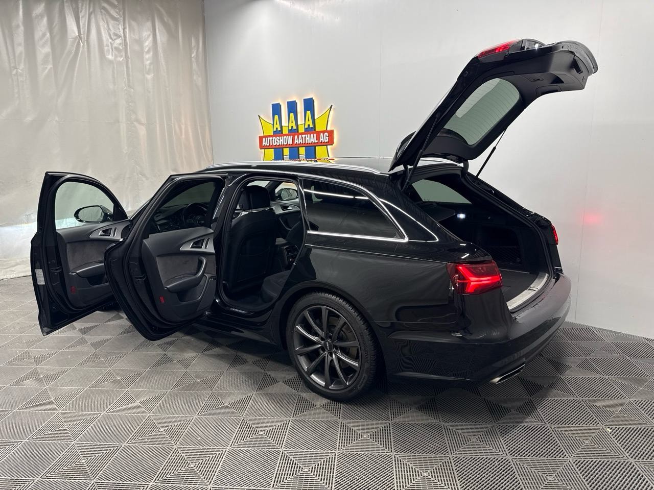 AUDI A6 Avant 3.0 TDI V6 quattro S-tronic-image-13