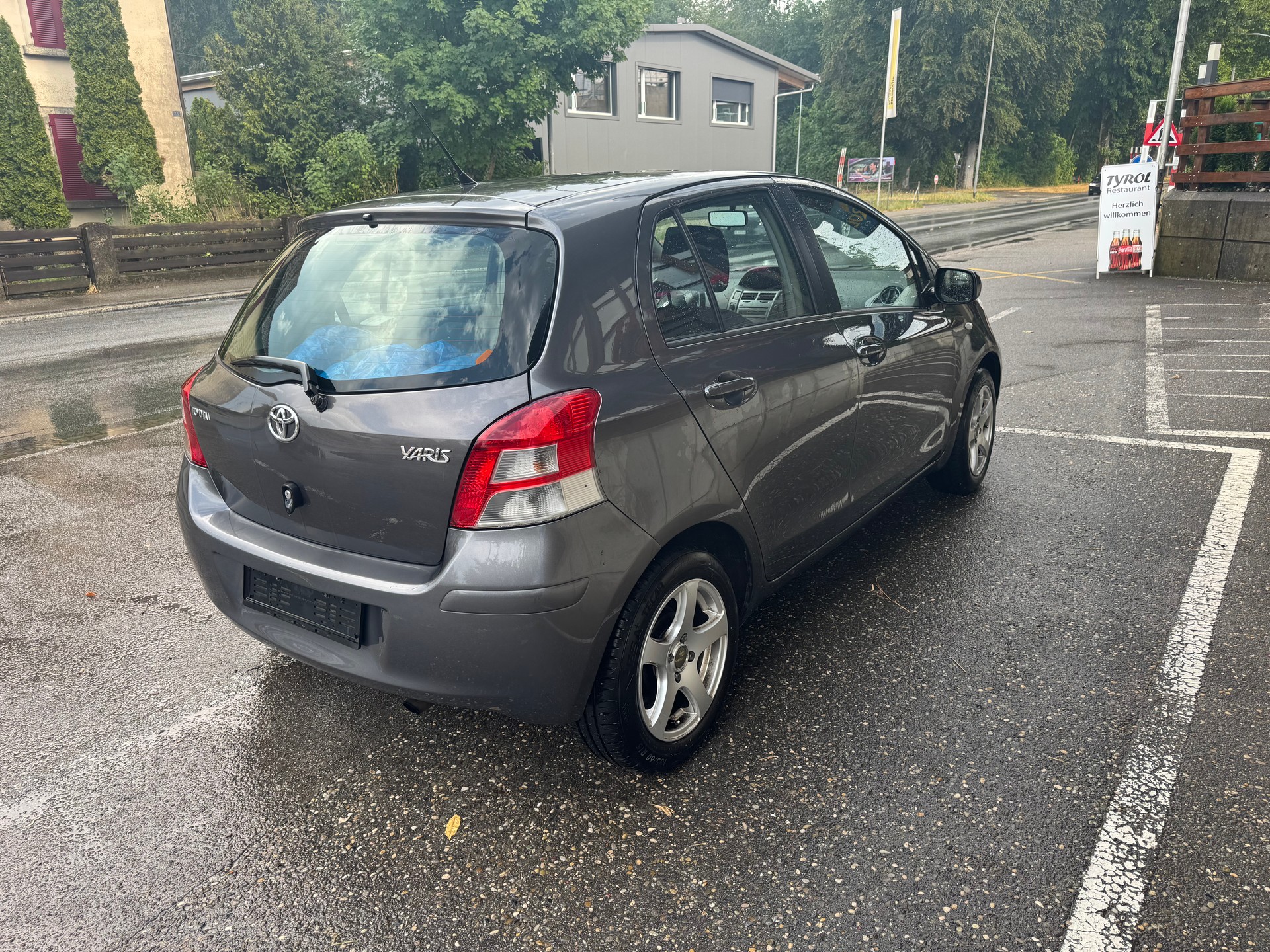 TOYOTA Yaris 1.33 Linea Luna-showroom-element-2
