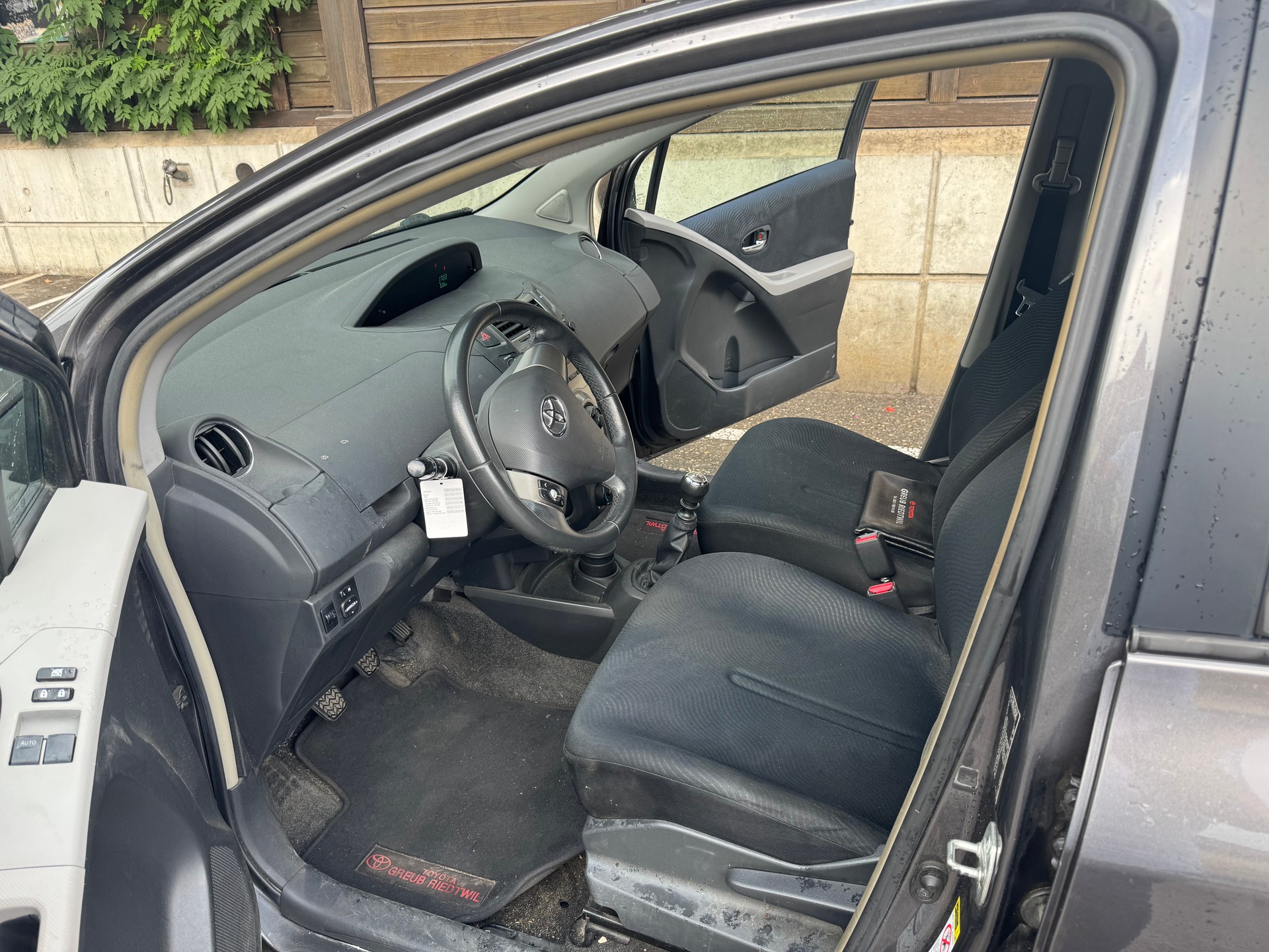 TOYOTA Yaris 1.33 Linea Luna-image-6