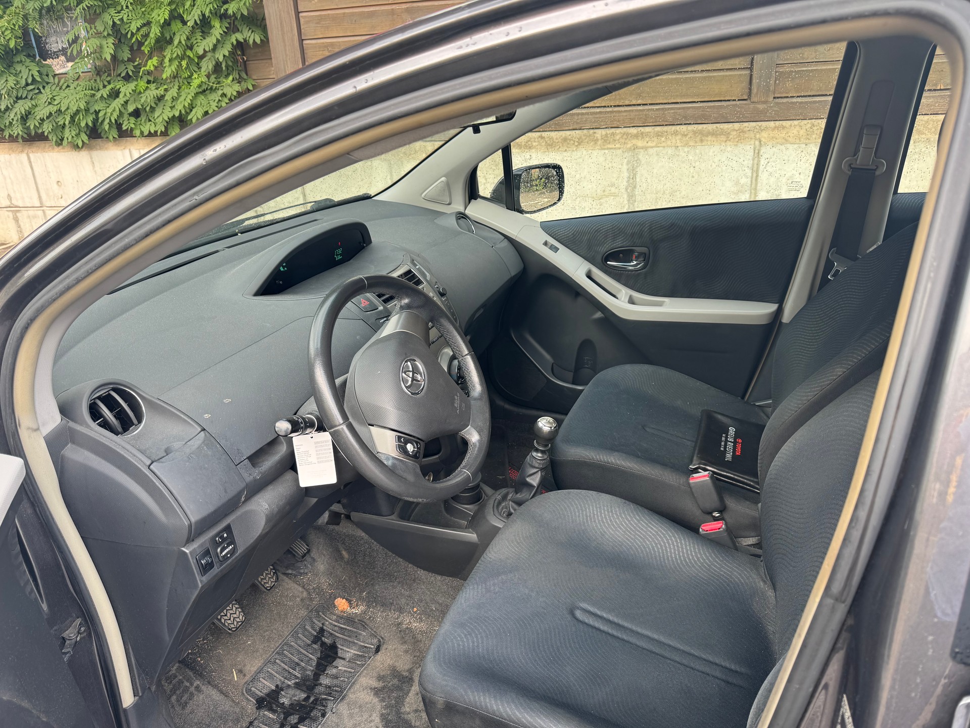 TOYOTA Yaris 1.33 Linea Luna-image-7