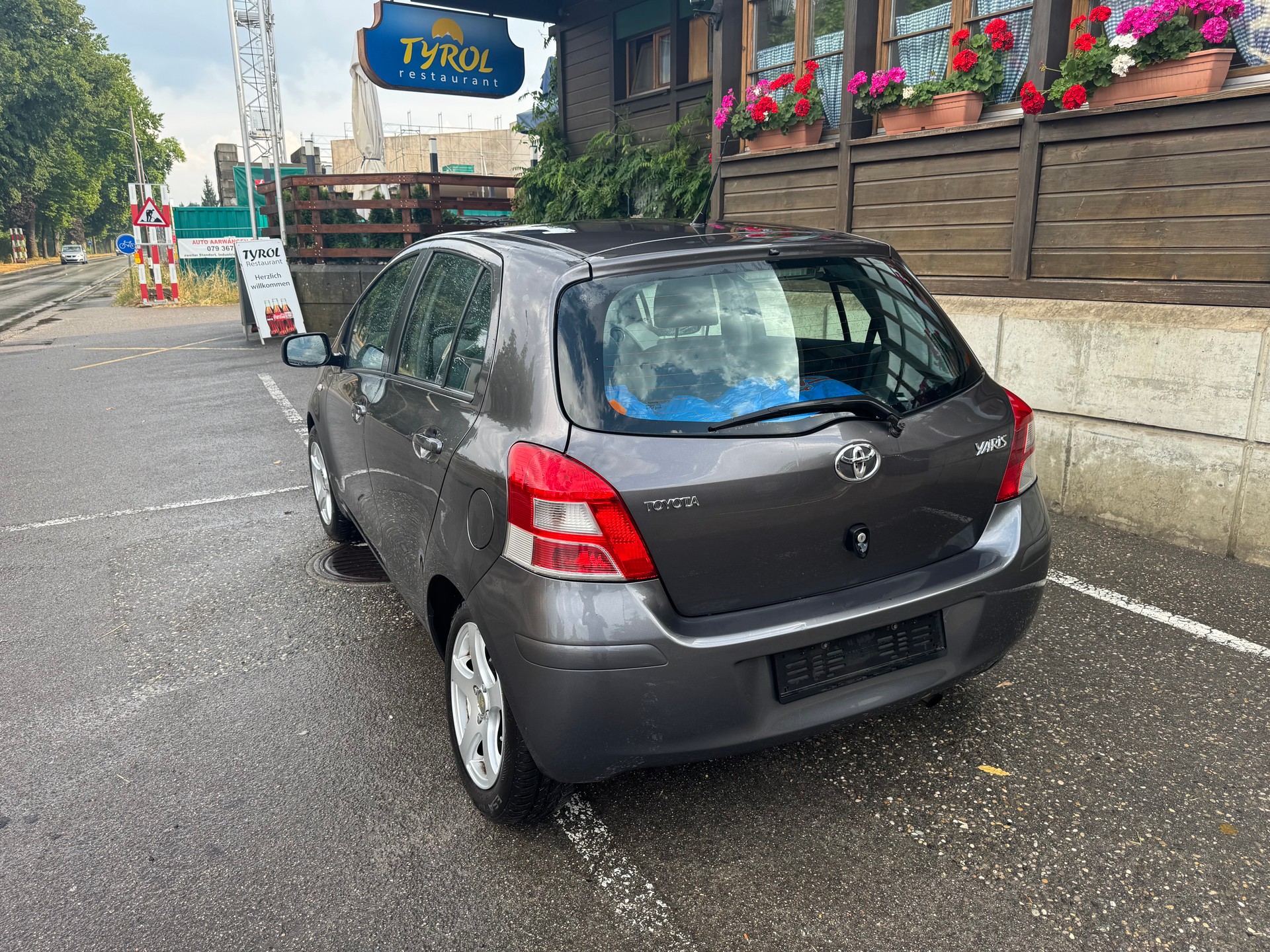 TOYOTA Yaris 1.33 Linea Luna-showroom-element-3
