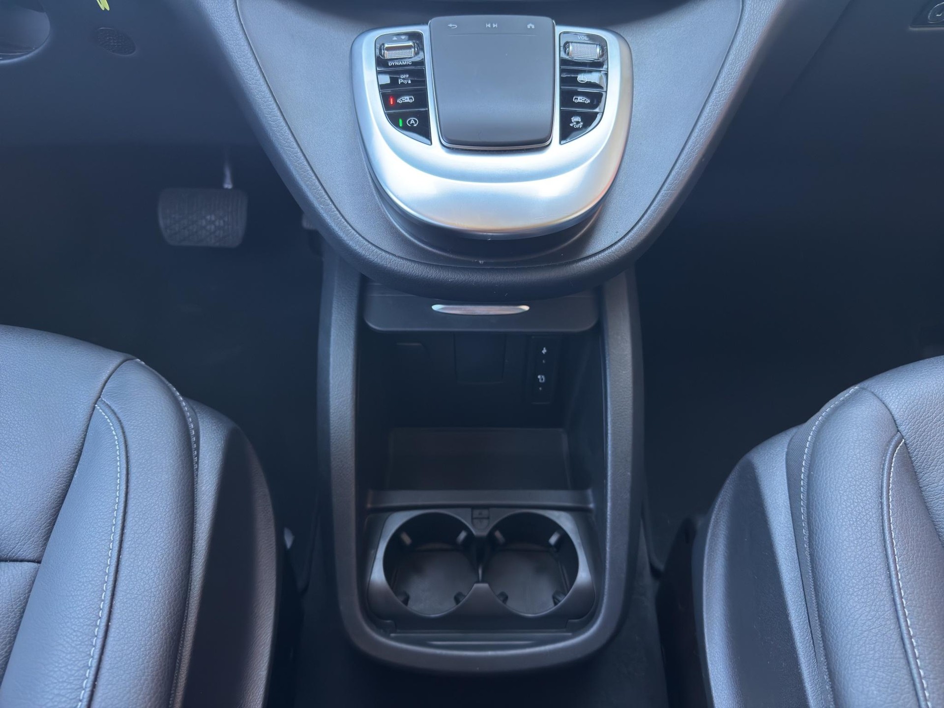 MERCEDES-BENZ V 250 d Avantgarde lang 4matic Van-image-14