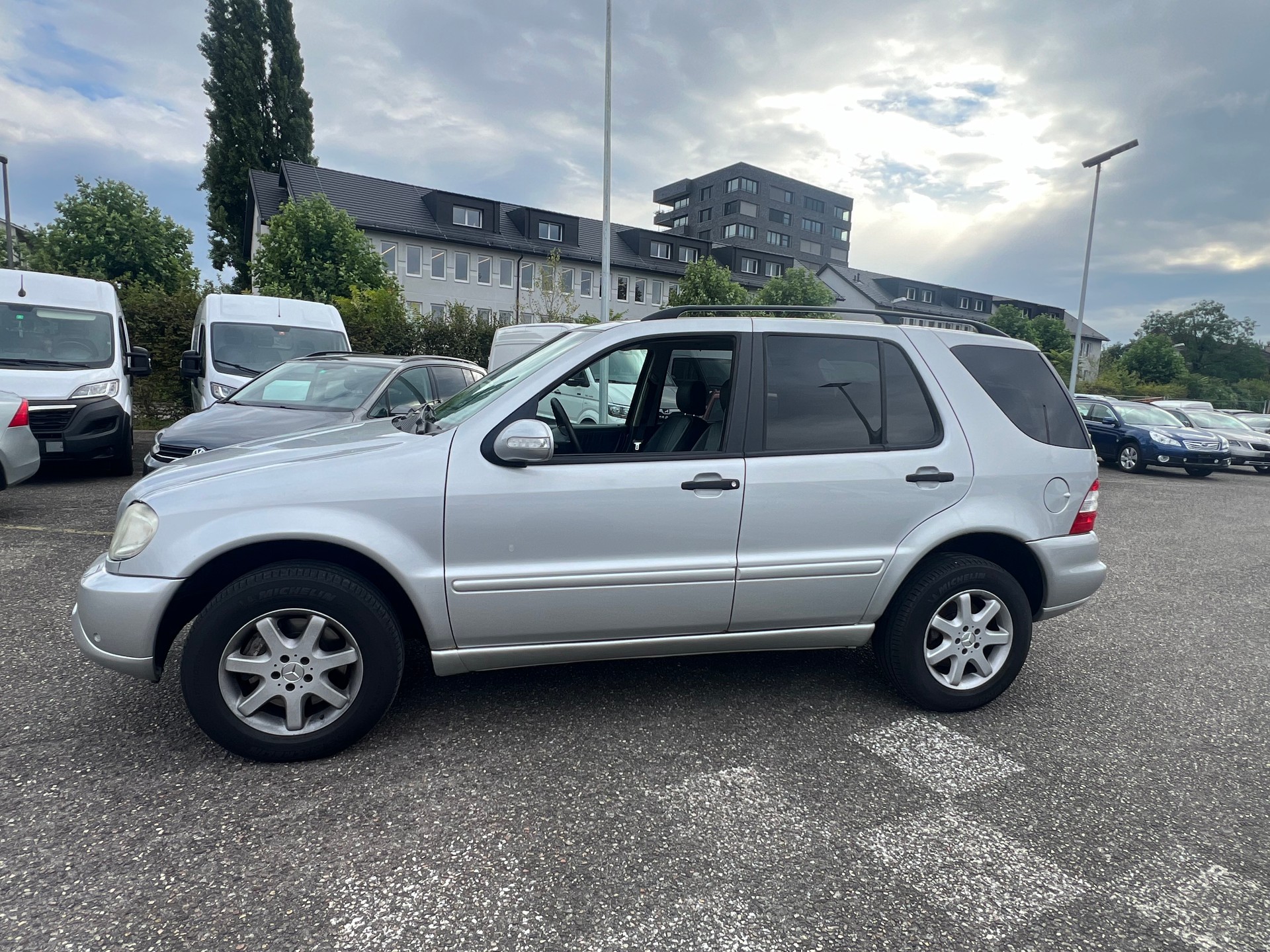 MERCEDES-BENZ ML 350 Automatic-showroom-element-1