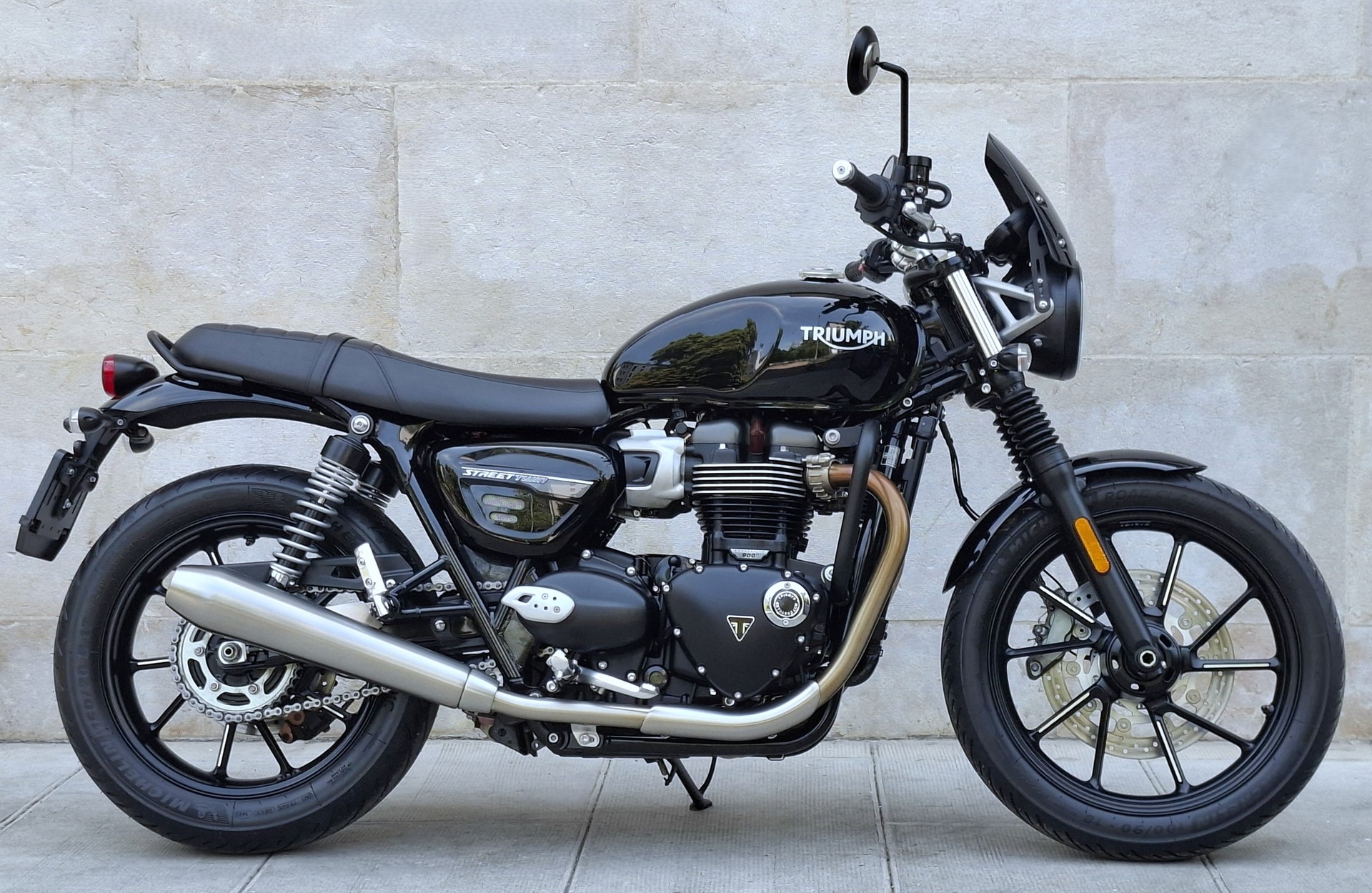 TRIUMPH Street Twin 900 Special Edition-image-0