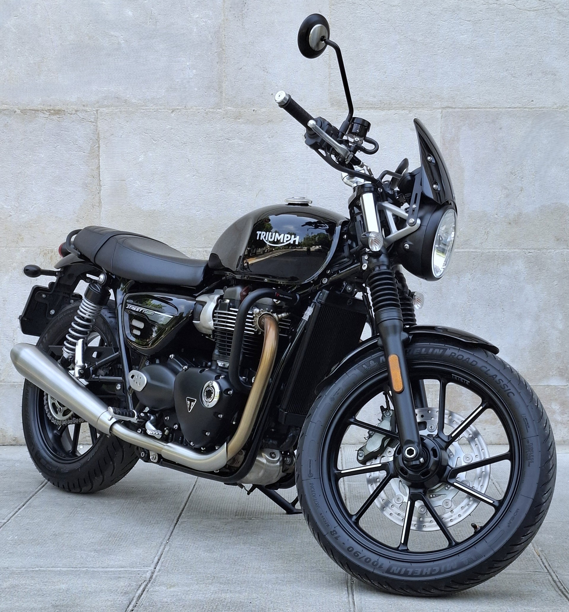 TRIUMPH Street Twin 900 Special Edition-image-1